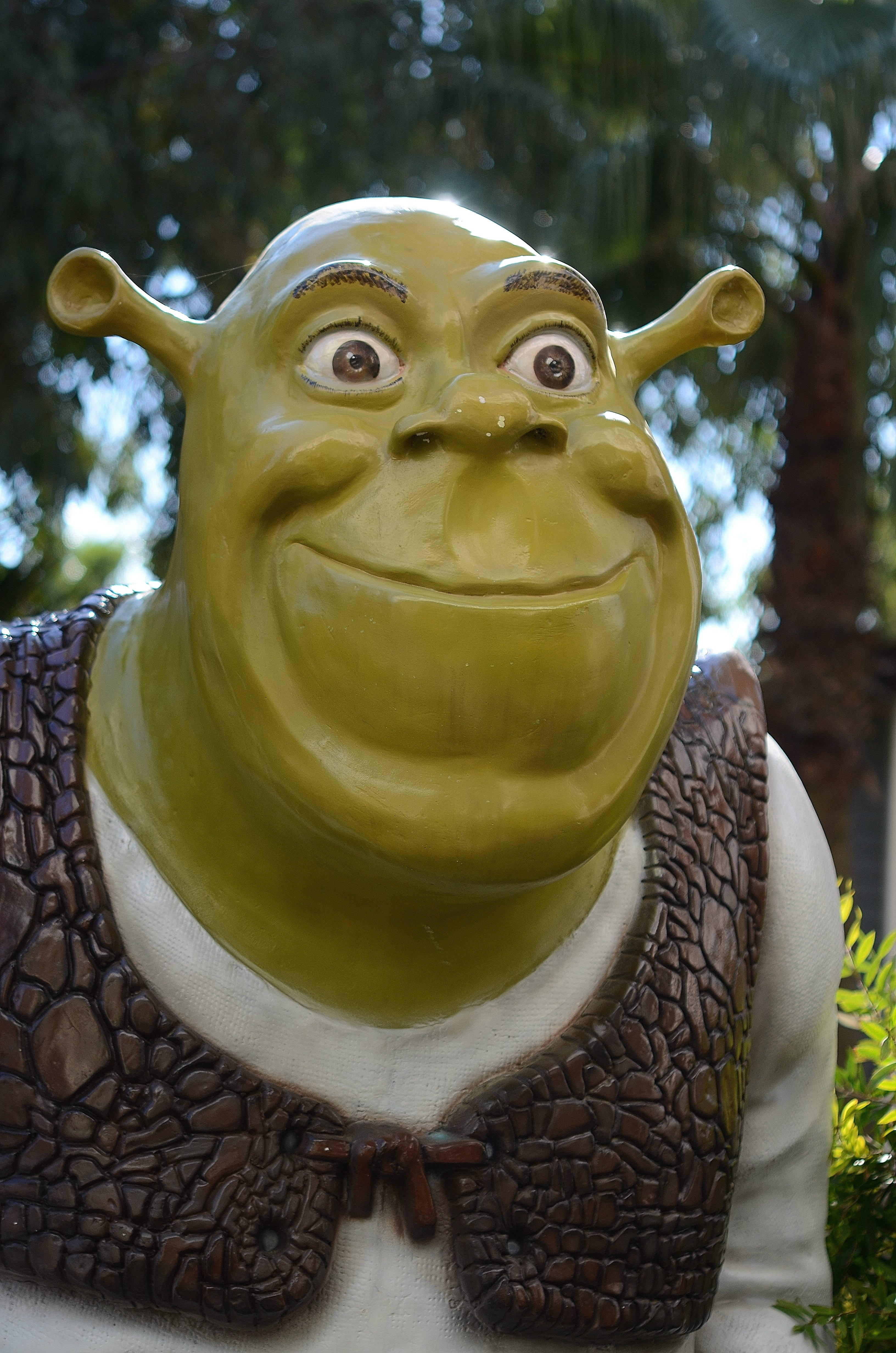 Shrek, enchanted forest domain, green ogre statue, 4K Phone Wallpaper