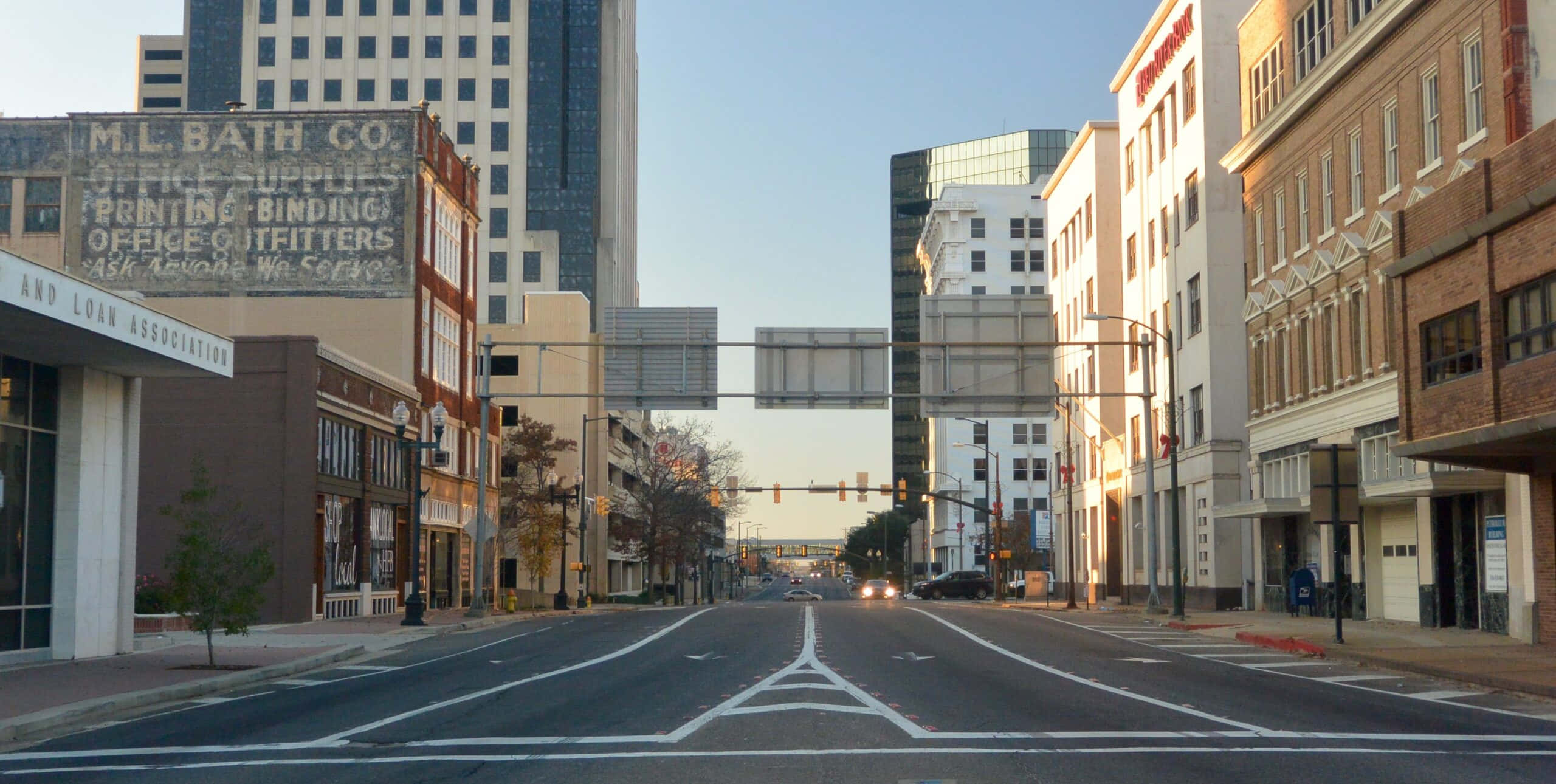 Shreveport, downtown street, dawn, 2K Desktop Wallpaper