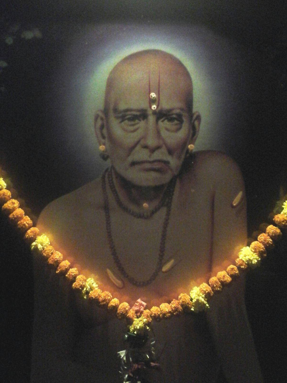 Shri Swami Samarth, floral garland, sacred beads, HD Phone Wallpaper