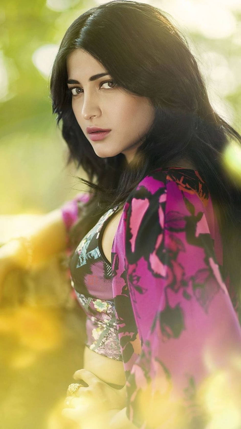 Shruti Hassan, pink floral top, sunlit green bokeh background, HD Phone Wallpaper