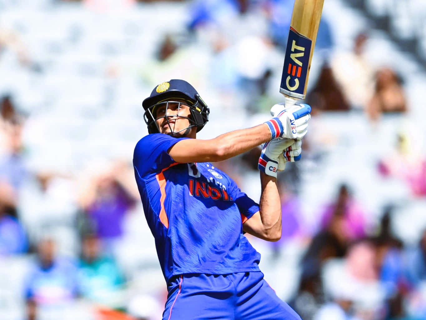 Shubman Gill, blue uniform, bat, HD Desktop Wallpaper
