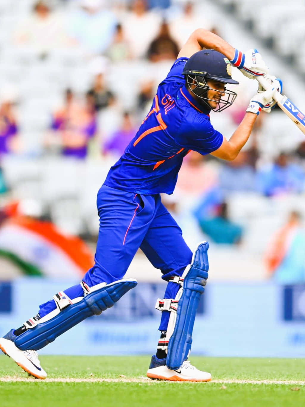 Shubman Gill, blue uniform, bat, HD Phone Wallpaper