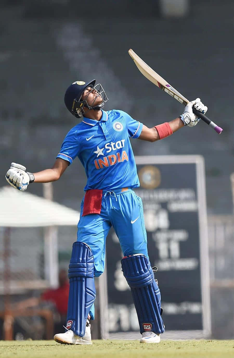 Shubman Gill, blue India uniform, cricket player, HD Phone Wallpaper