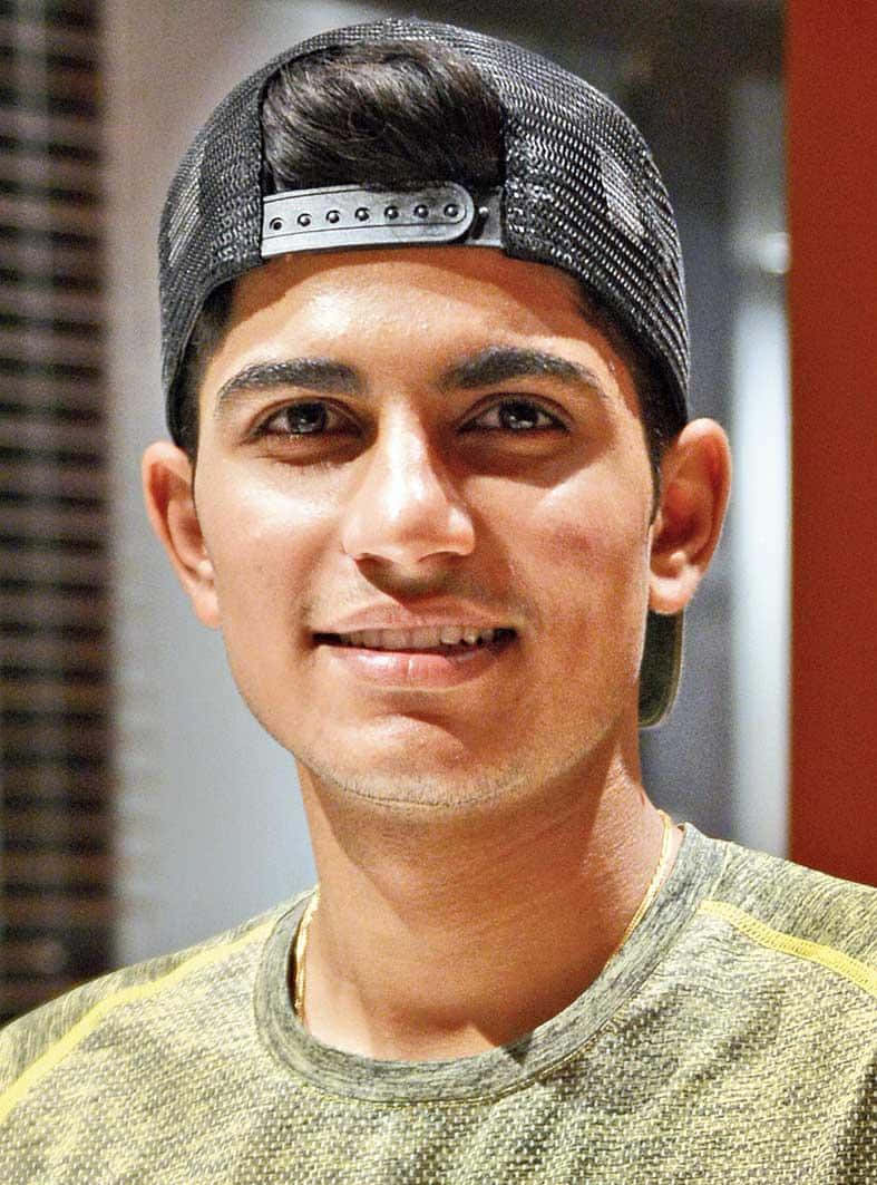 Shubman Gill, black mesh cap, textured green shirt, SD Phone Wallpaper