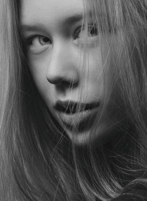 Shy Woman With Long Hair, black and white, close-up portrait, SD Phone Wallpaper