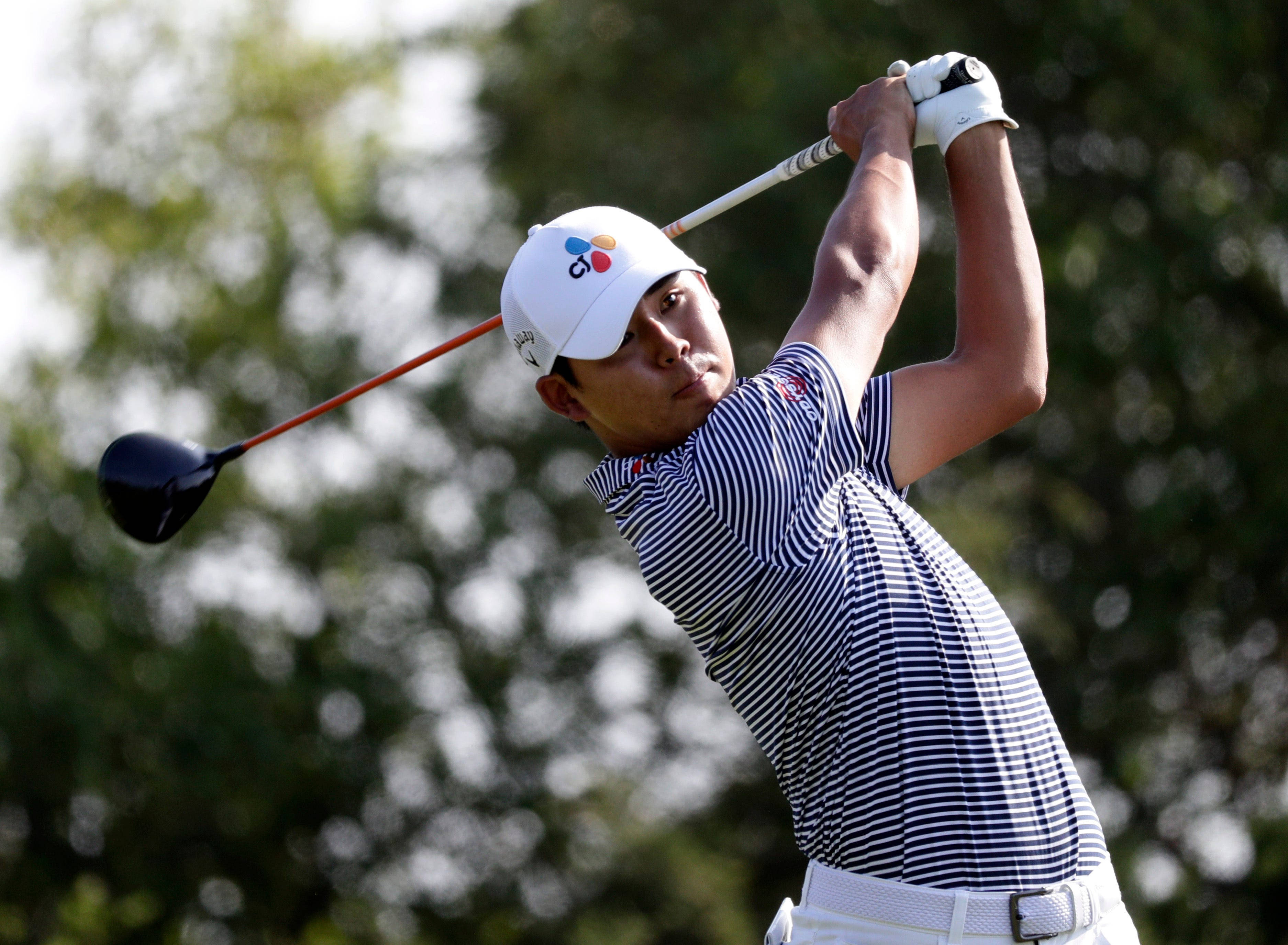Si Woo Kim, striped shirt, white cap, 2K Desktop Wallpaper
