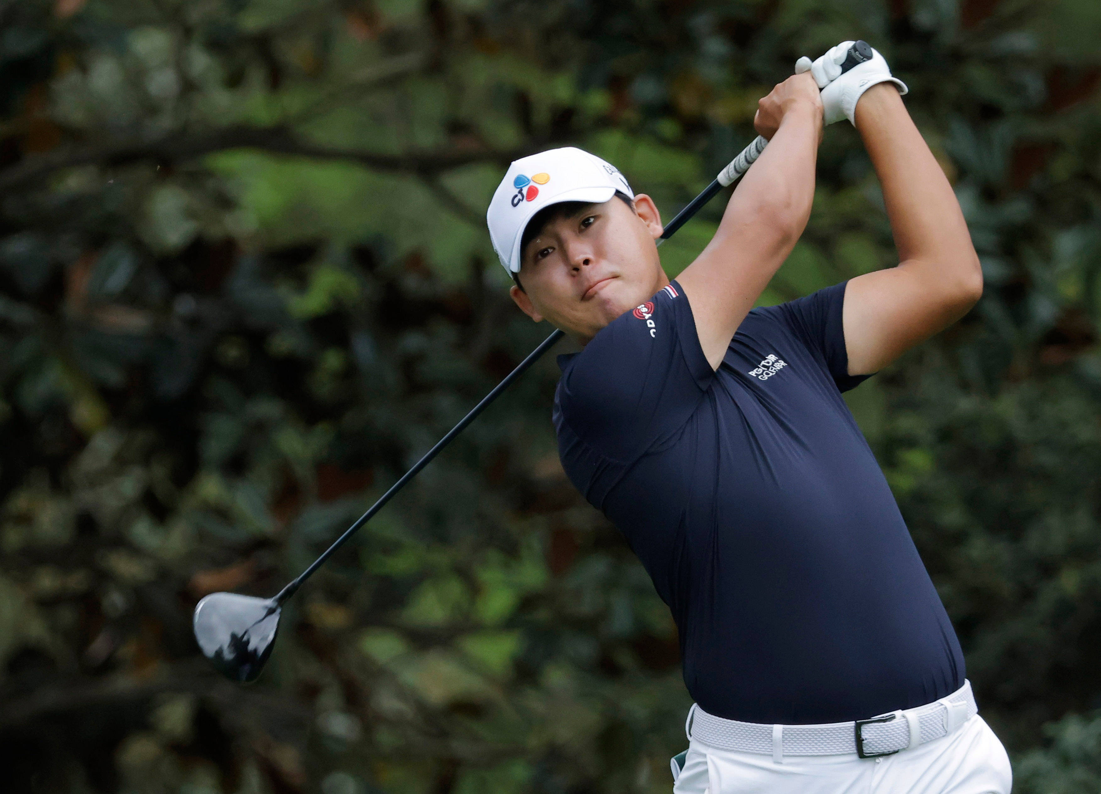 Si Woo Kim, golfer, mid-swing, 2K Desktop Wallpaper