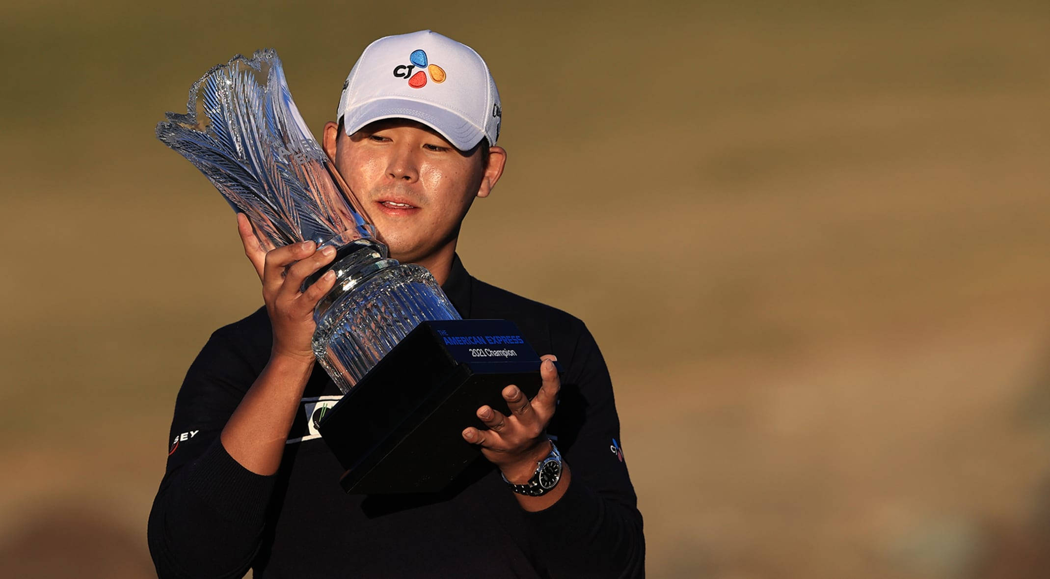 Si Woo Kim, crystal trophy, golden field background, Full HD Desktop Wallpaper