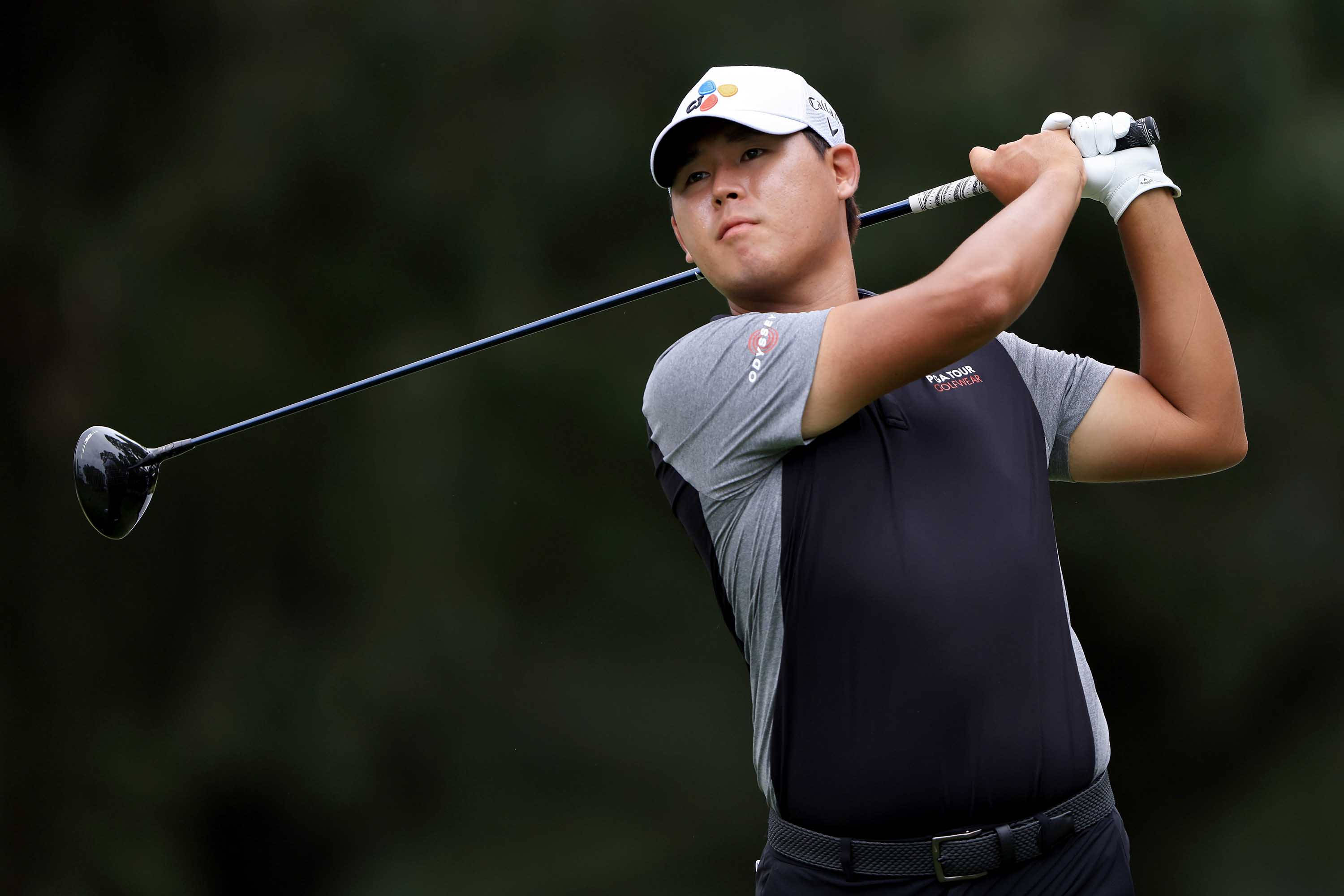 Si Woo Kim, golf playing, mid-swing, 2K Desktop Wallpaper