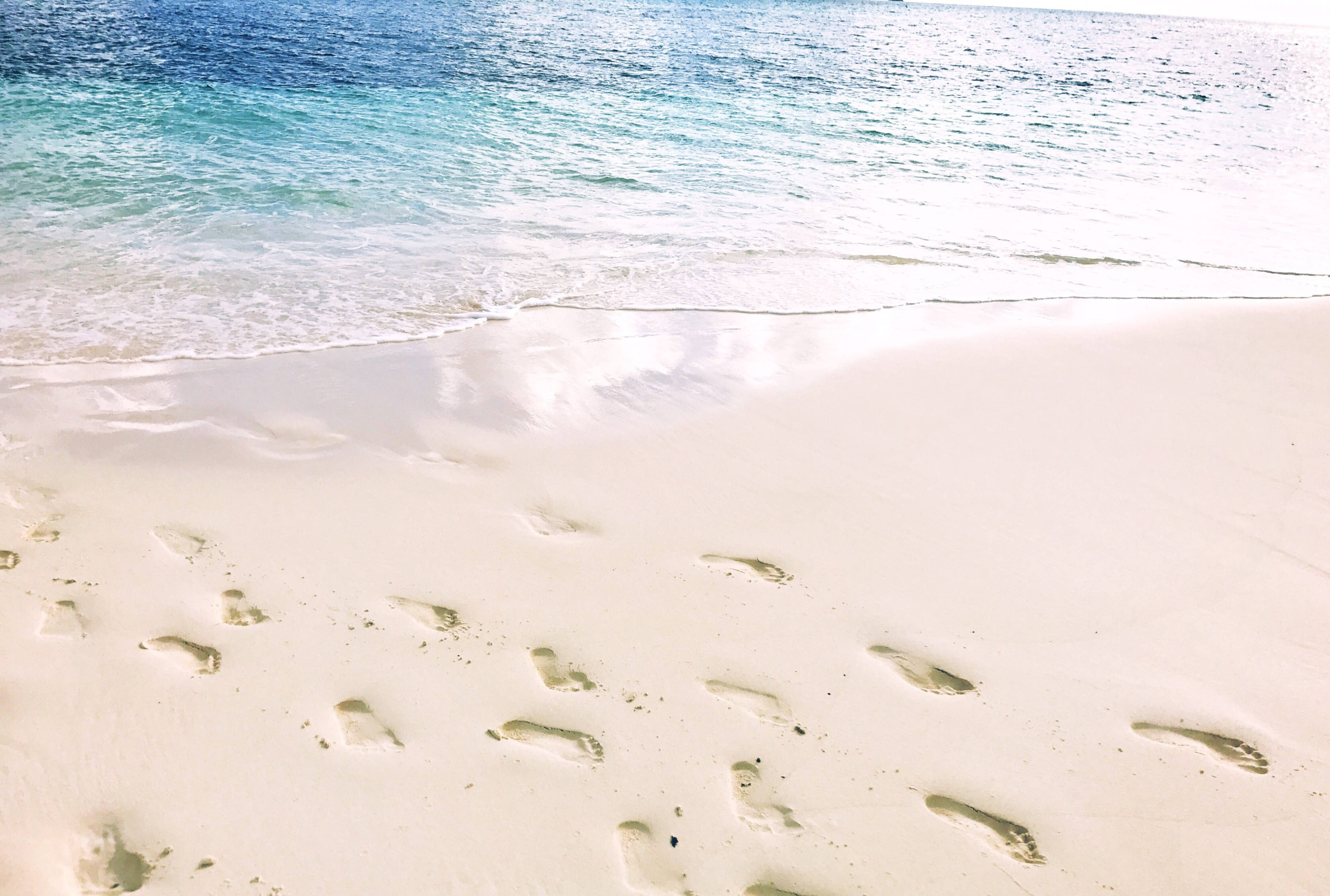 Siargao Island, beach, footprints, 5K Desktop Wallpaper
