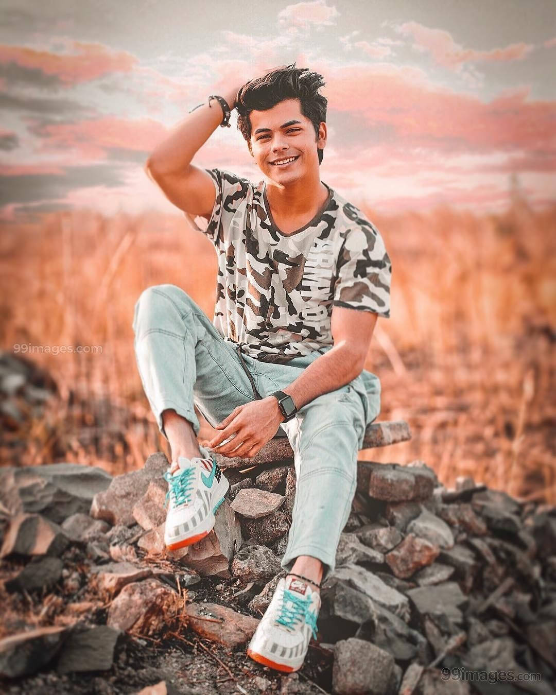 Siddharth Nigam, camouflage shirt, sneakers, HD Phone Wallpaper