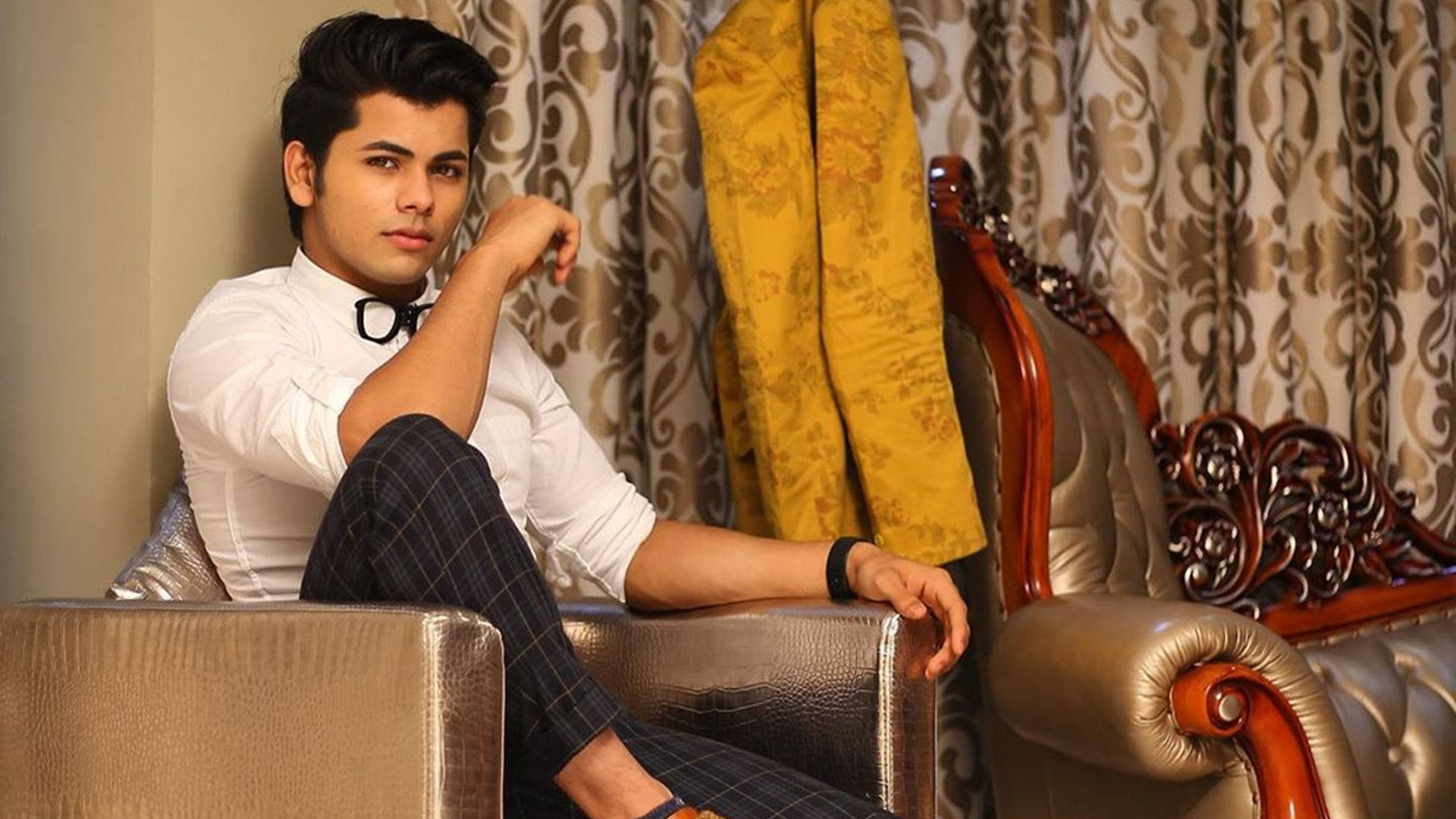 Siddharth Nigam, white shirt, bowtie, Full HD Desktop Wallpaper