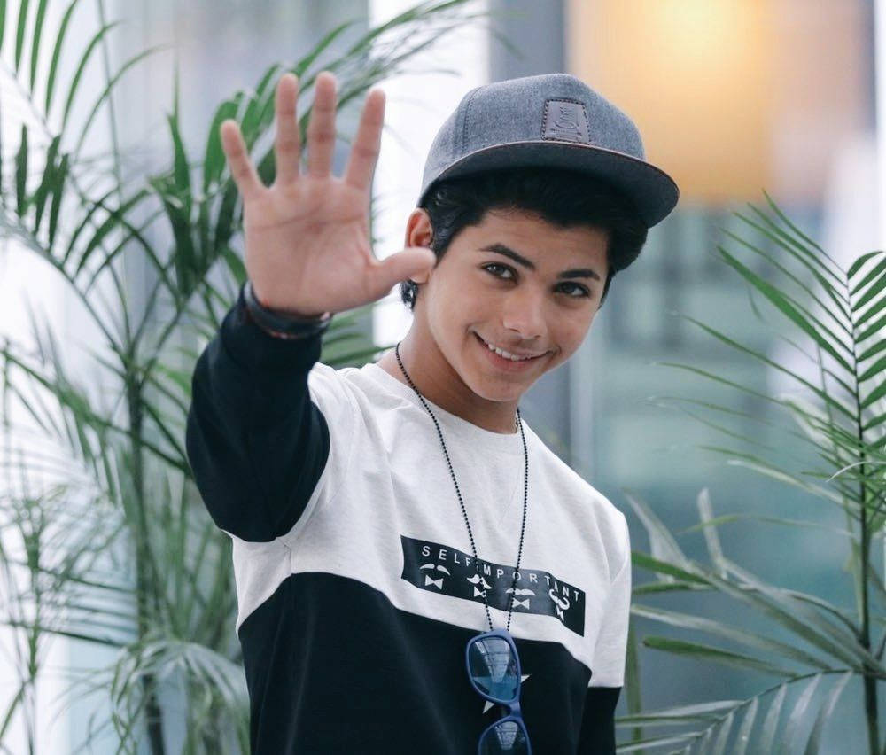 Siddharth Nigam, snapback cap, grey cap, SD Desktop Wallpaper