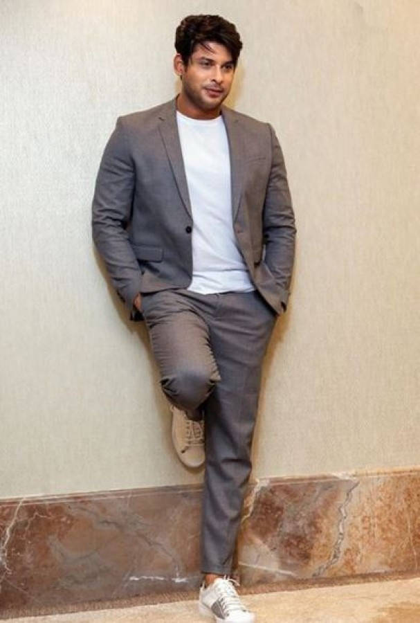 Sidharth Shukla, gray suit, white tee, SD Phone Wallpaper