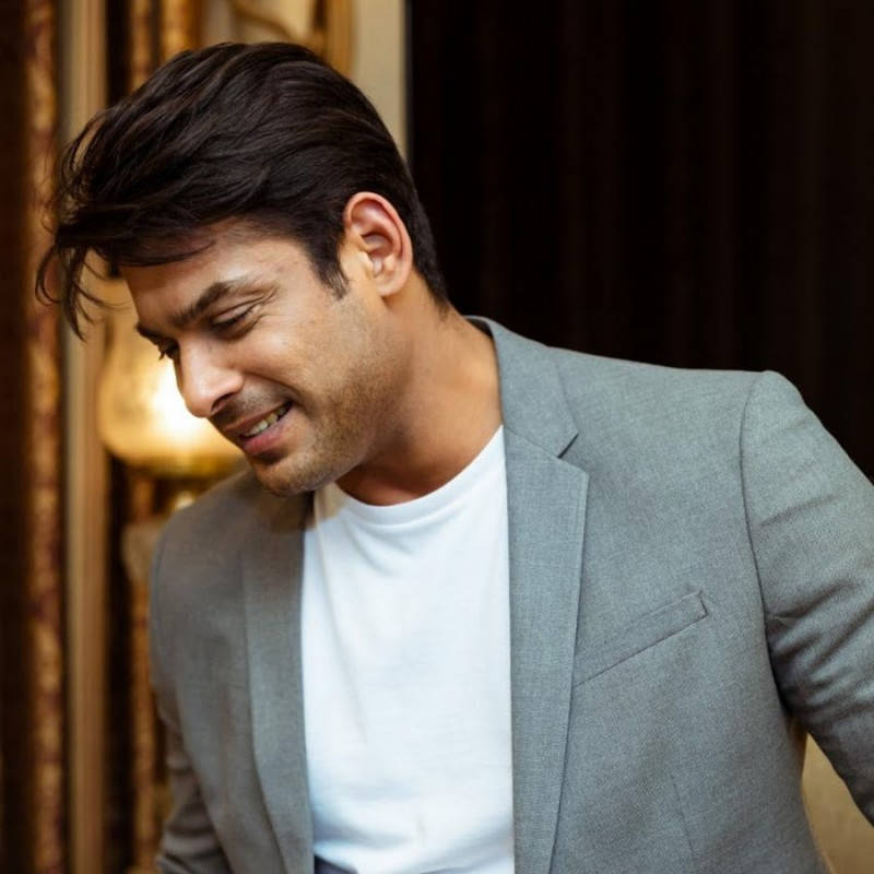 Sidharth Shukla, gray suit, white tee, SD Desktop Wallpaper