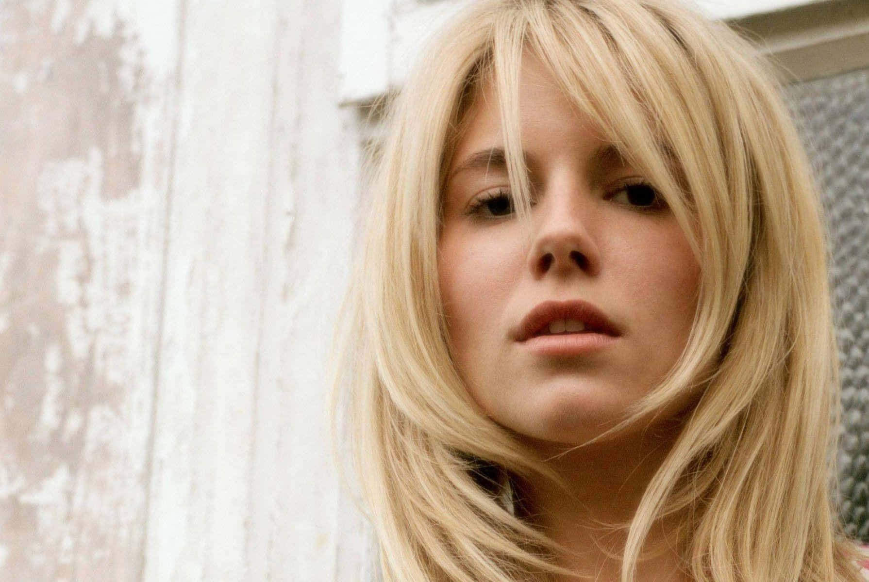 Sienna Miller, blonde woman, soft bangs, HD Desktop Wallpaper