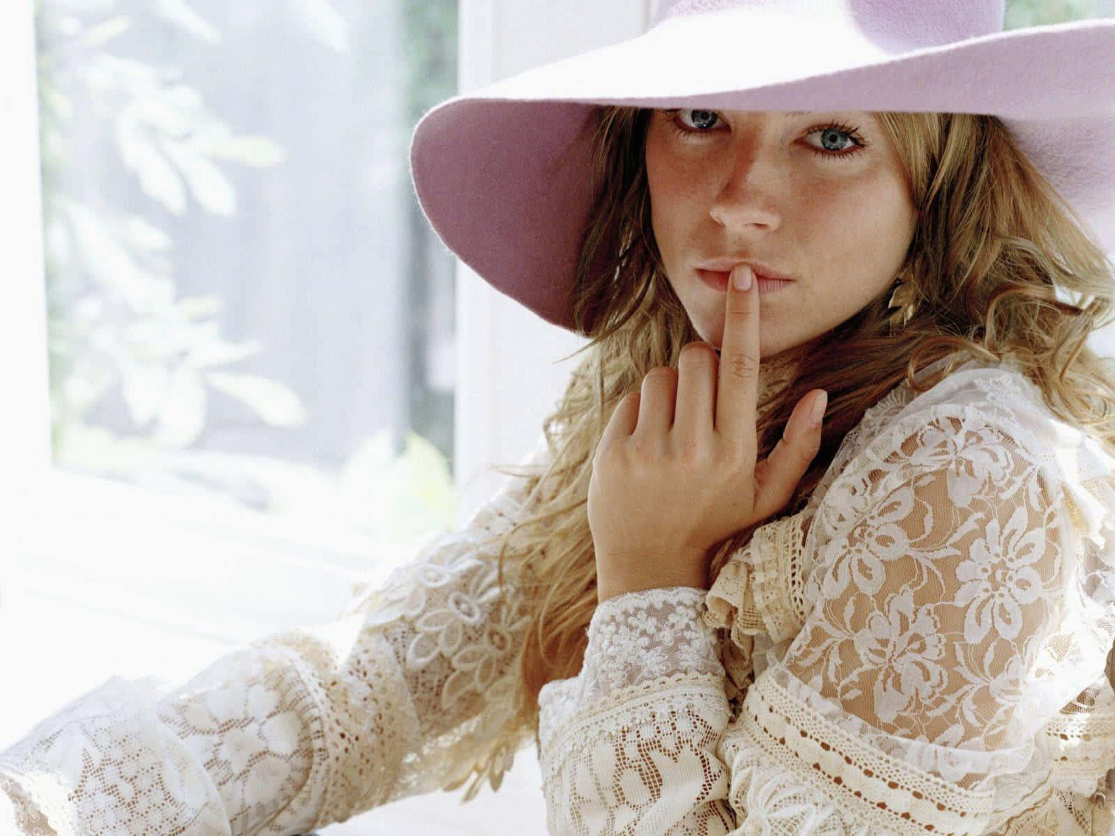 Sienna Miller, lavender hat, white lace blouse, HD Desktop Wallpaper