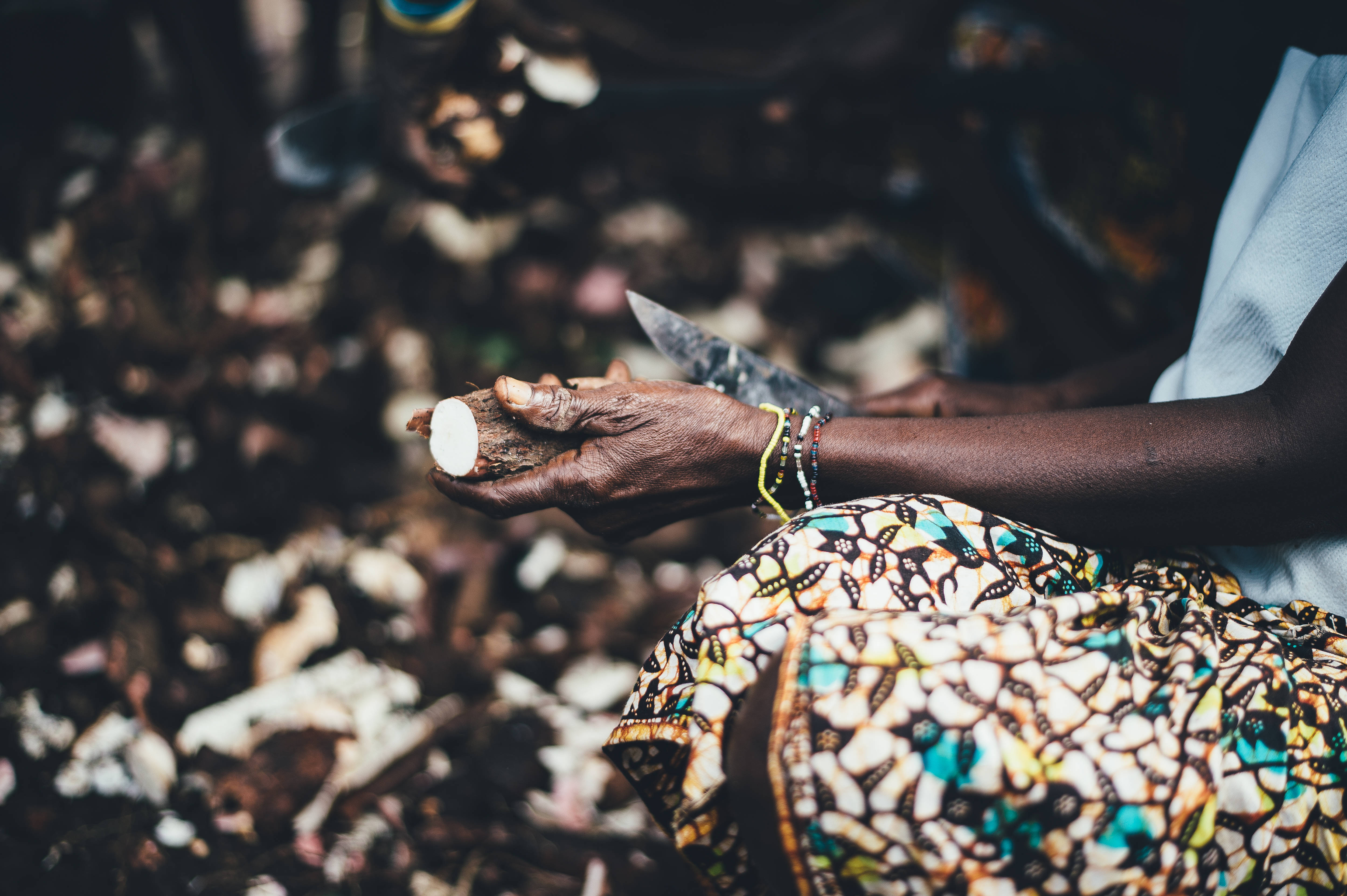 woodcarving, Sierra Leone, cassava root, 4K Desktop Wallpaper