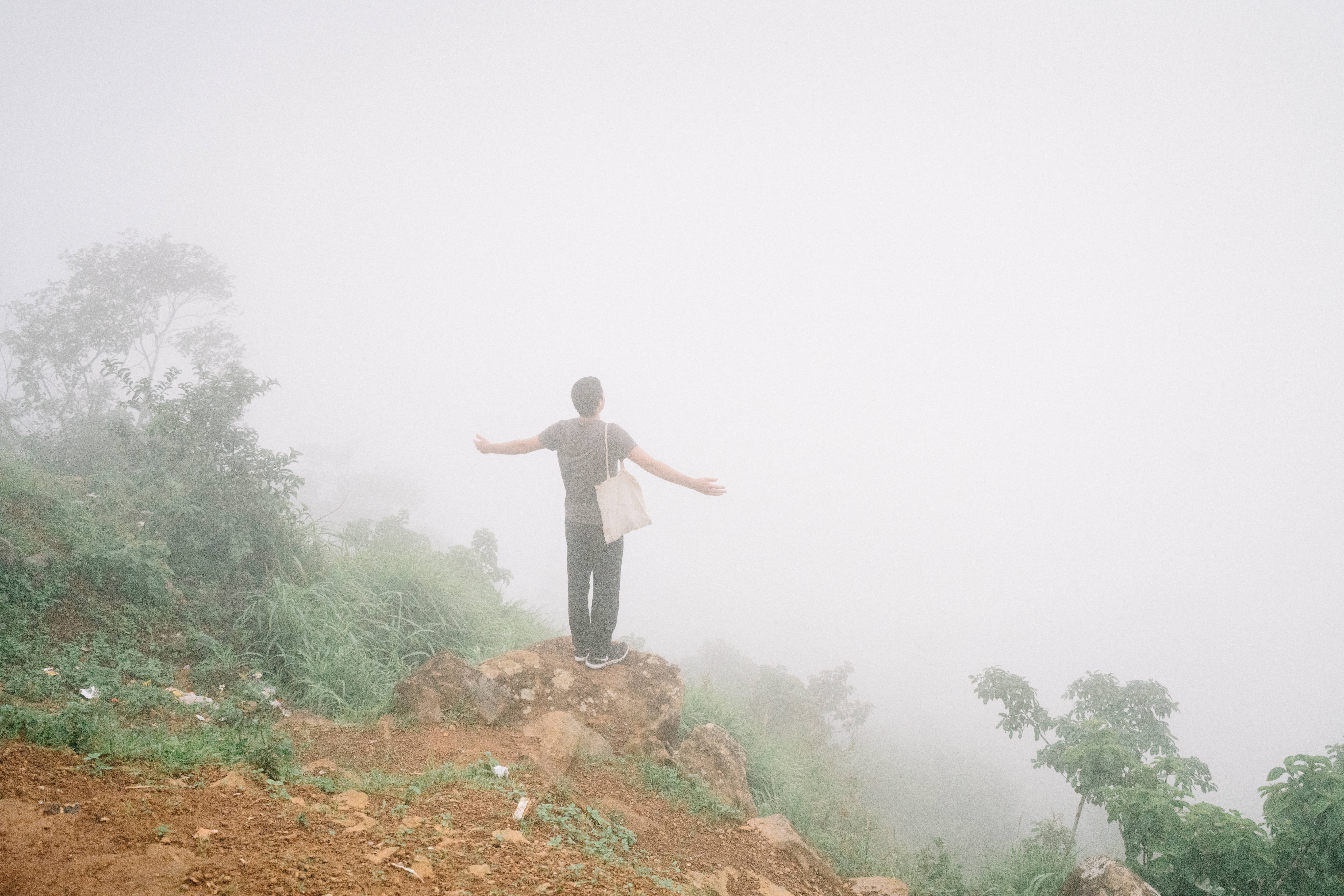 cliff edge, Sierra Leone, misty mountain ridge, 8K Desktop Wallpaper