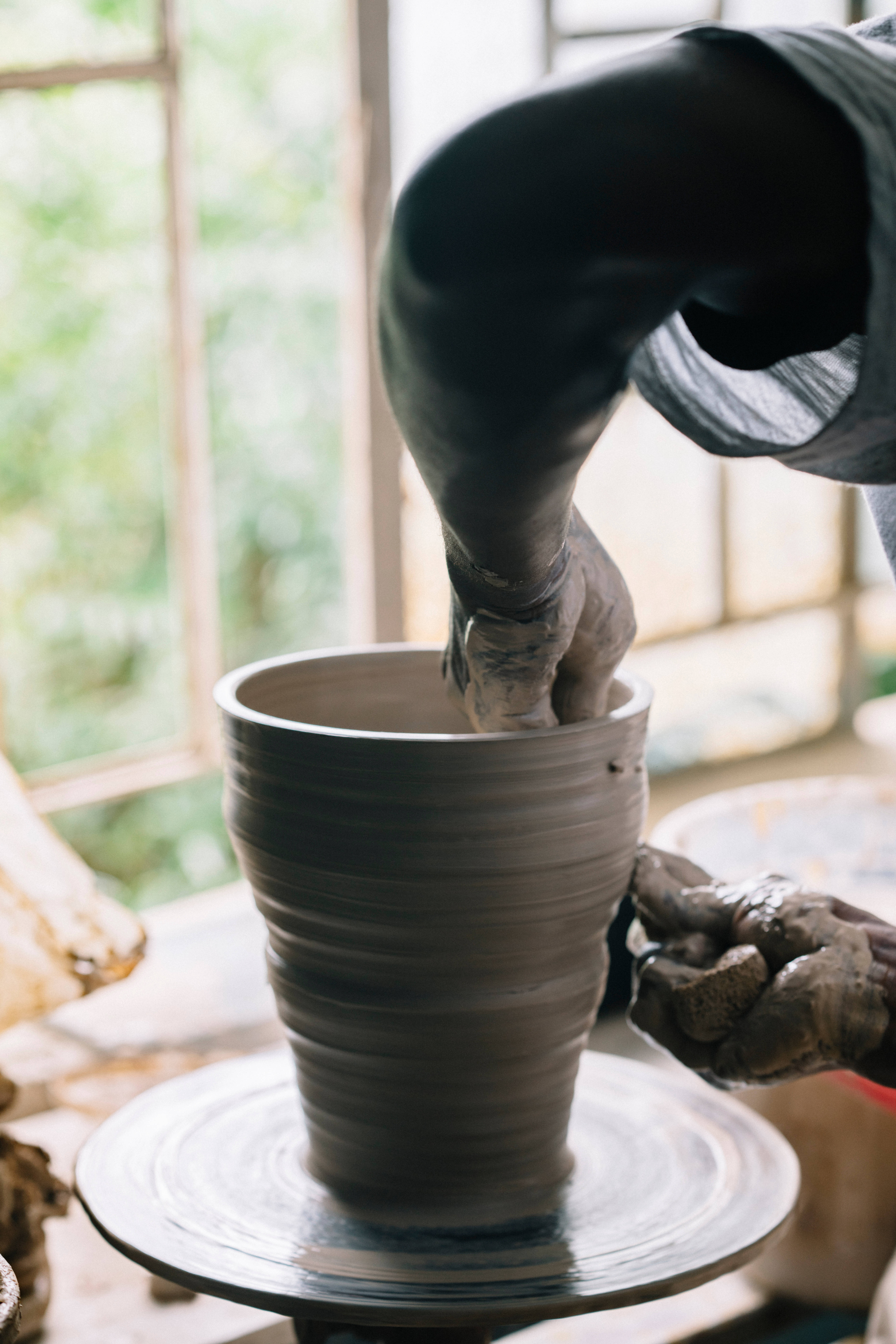 pottery, Sierra Leone, spinning wheel, 8K Phone Wallpaper
