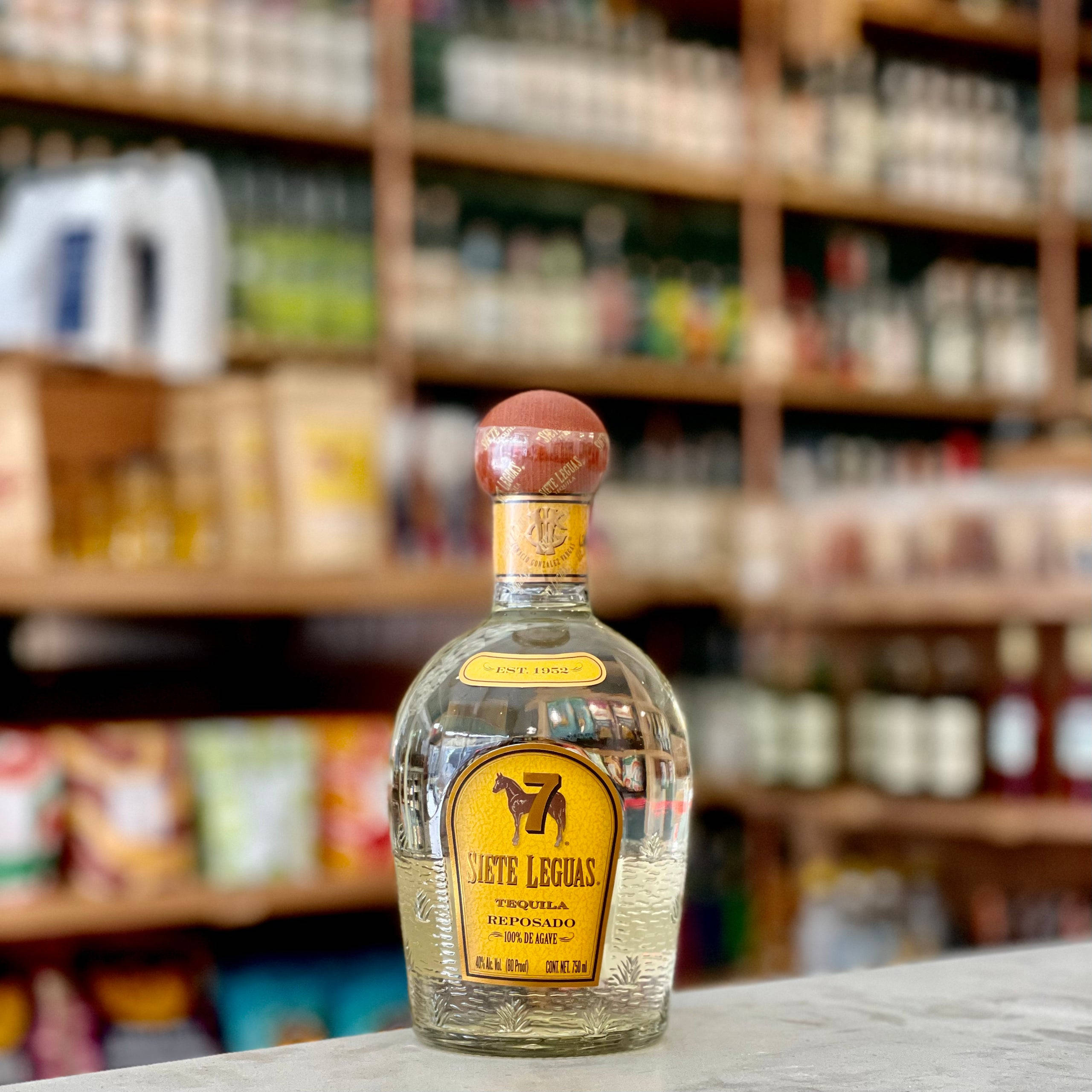 Siete Leguas, tequila reposado, clear bottle, 2K Desktop Wallpaper