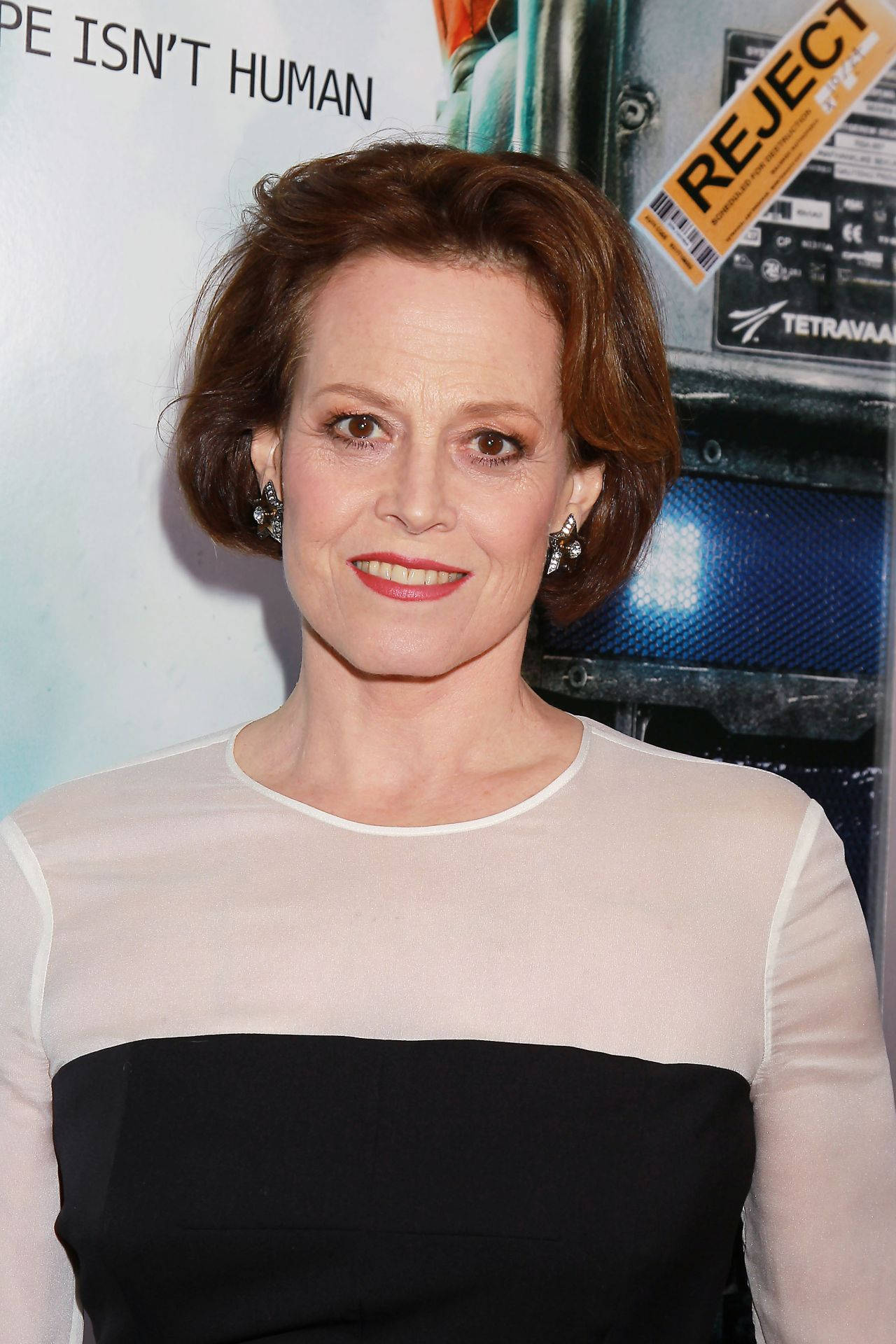 Sigourney Weaver, black and white dress, movie premiere event, Full HD Phone Wallpaper