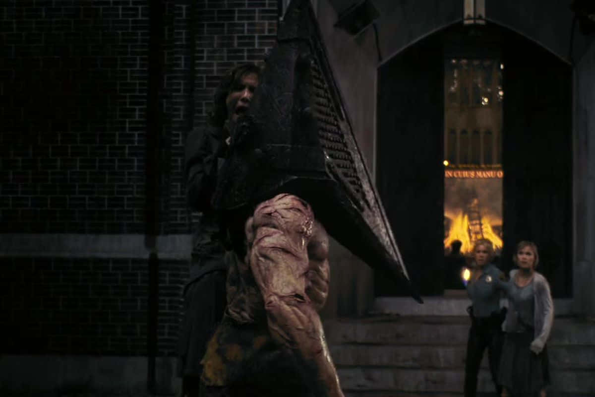 Silent Hill Characters, pyramid head, burning building, SD Desktop Wallpaper