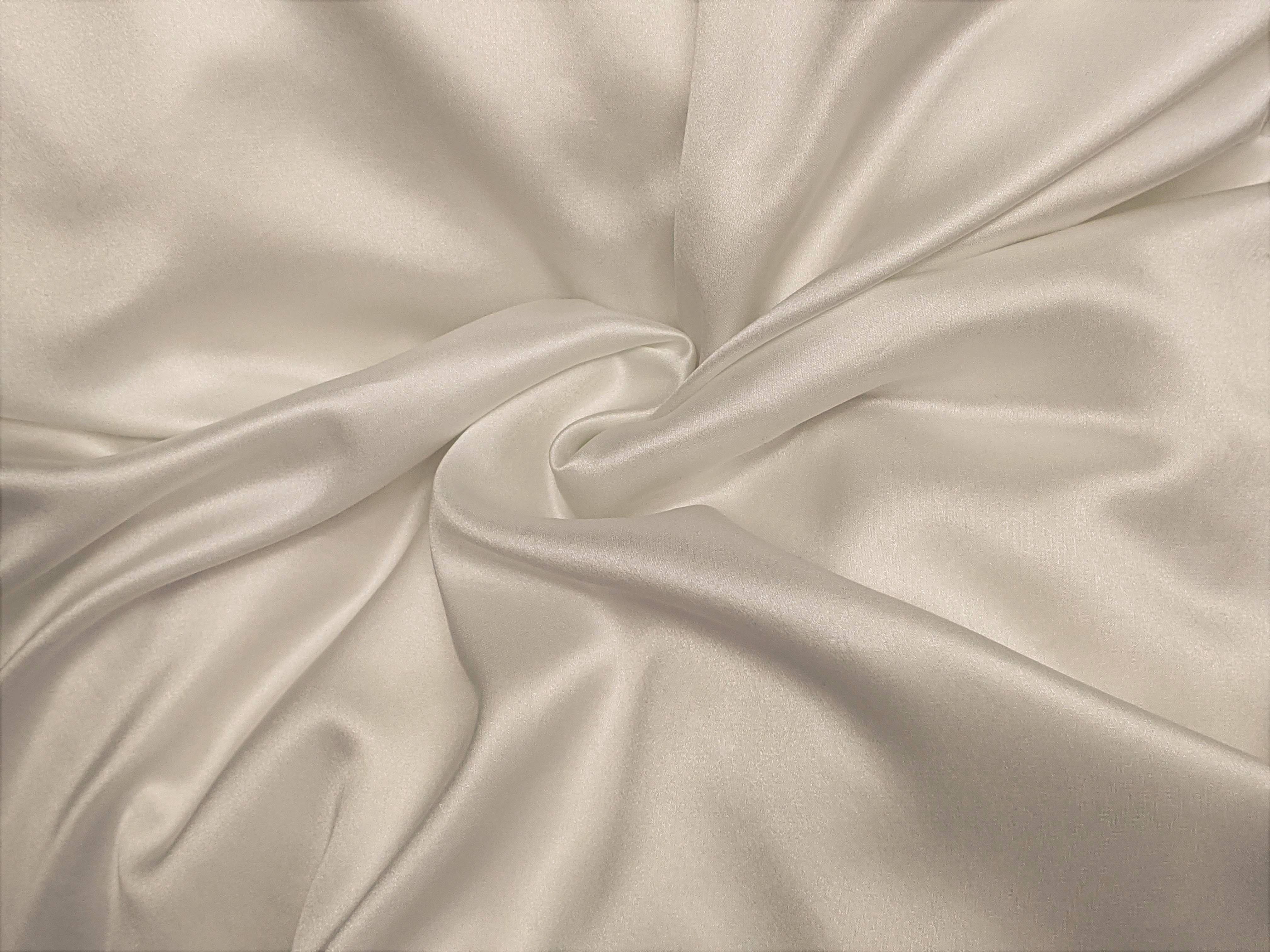 crumpled white silk fabric, luxurious cream-colored satin fabric, soft folds, 4K Desktop Wallpaper