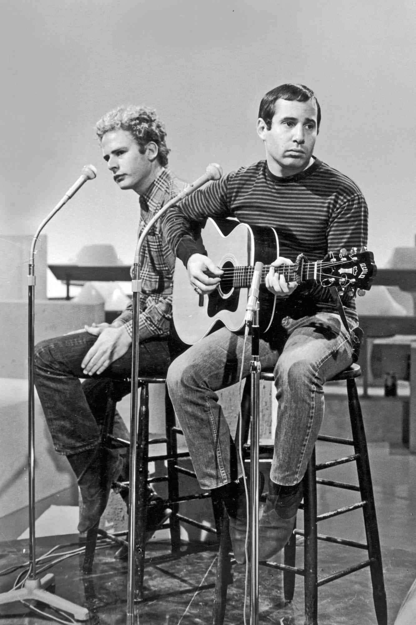 Simon And Garfunkel, black and white, studio shot, Full HD Phone Wallpaper