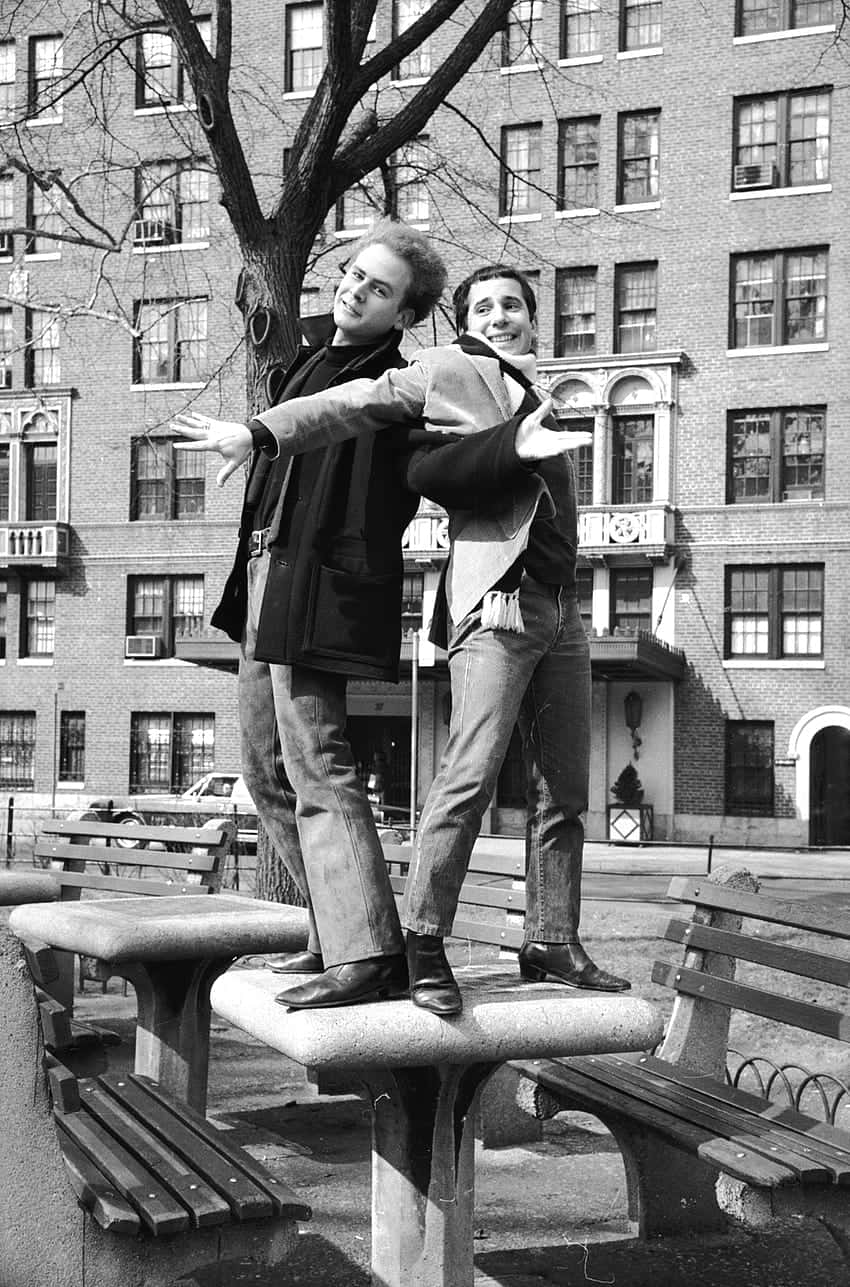 Simon And Garfunkel, concert performance, stone bench, HD Phone Wallpaper