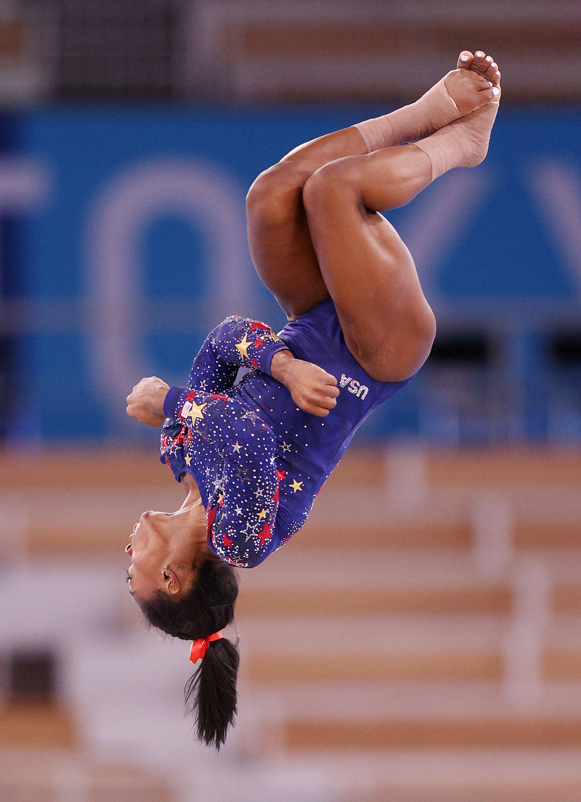 Simon Biles, star-spangled leotard, upside-down flip, 2K Phone Wallpaper