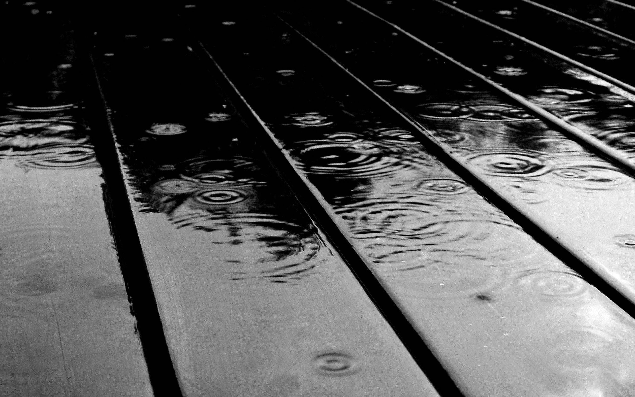 Simple Black, raindrops, wet wooden planks, 2K Desktop Wallpaper
