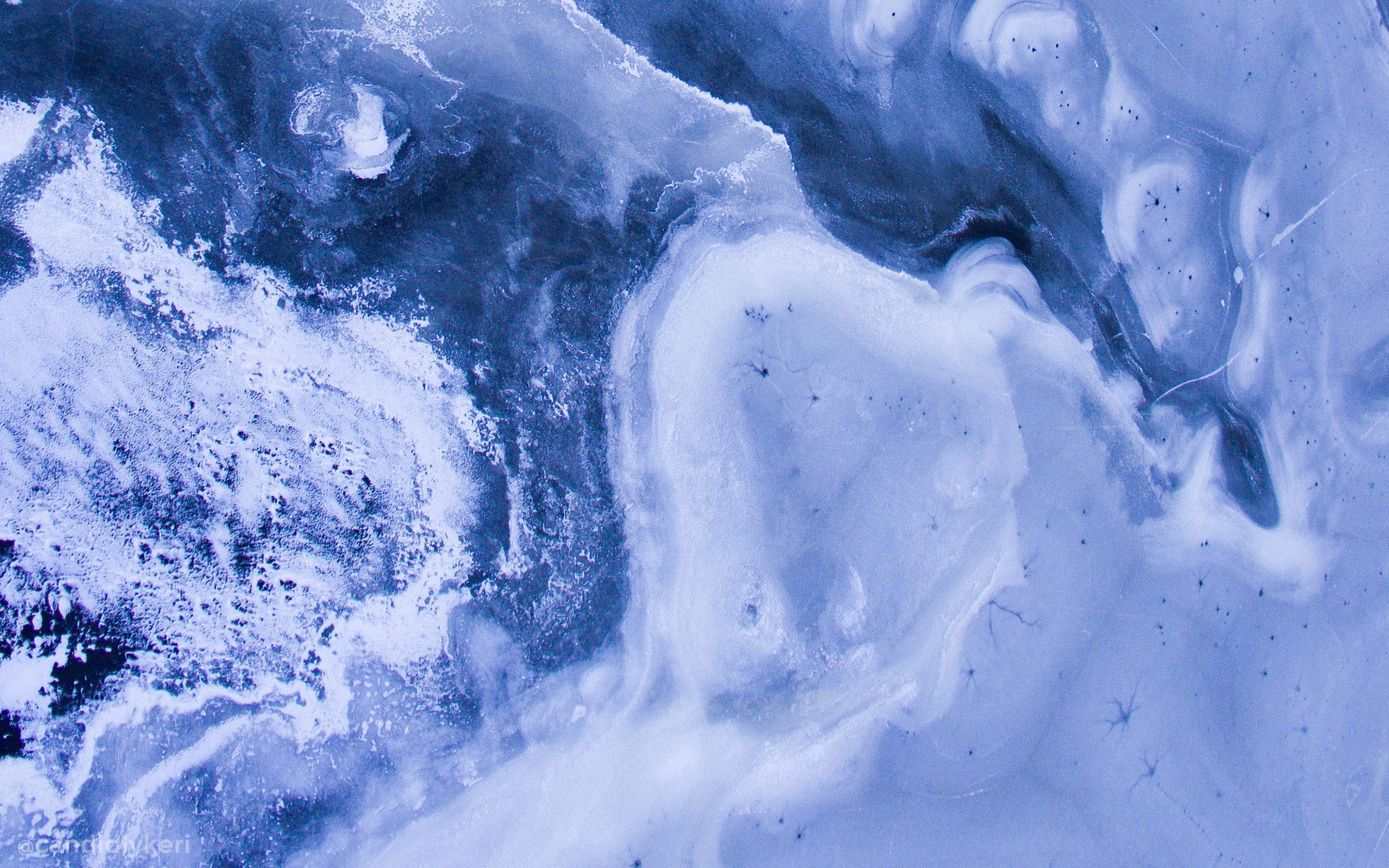 icy blue, white frozen patterns, delicate cracks, 2K Desktop Wallpaper