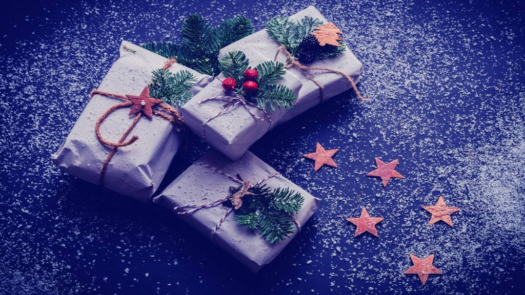 Simple Christmas, gray paper, pine sprigs, SD Desktop Wallpaper