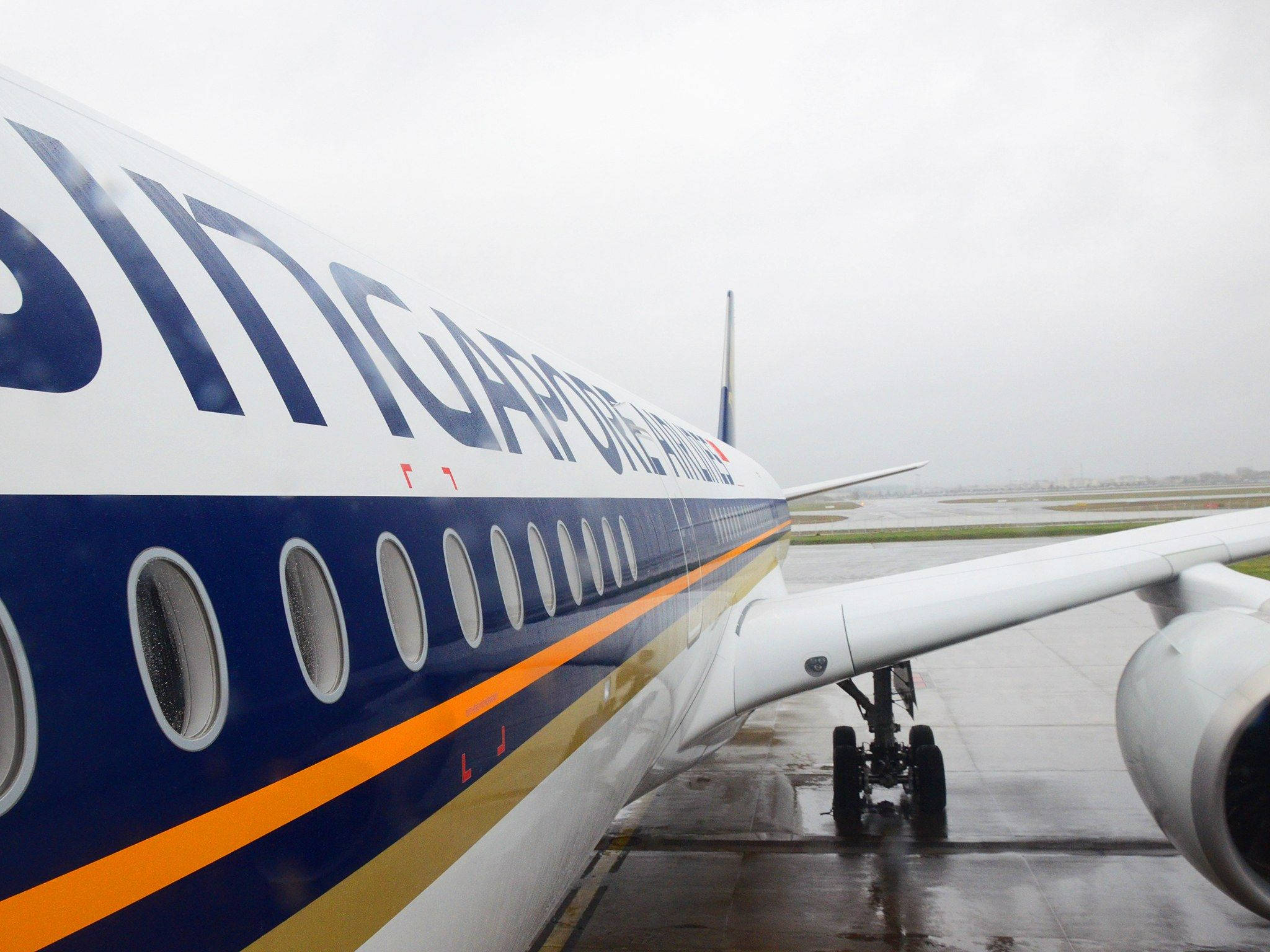 Singapore Airlines, airplane, wet tarmac, Full HD Desktop Wallpaper