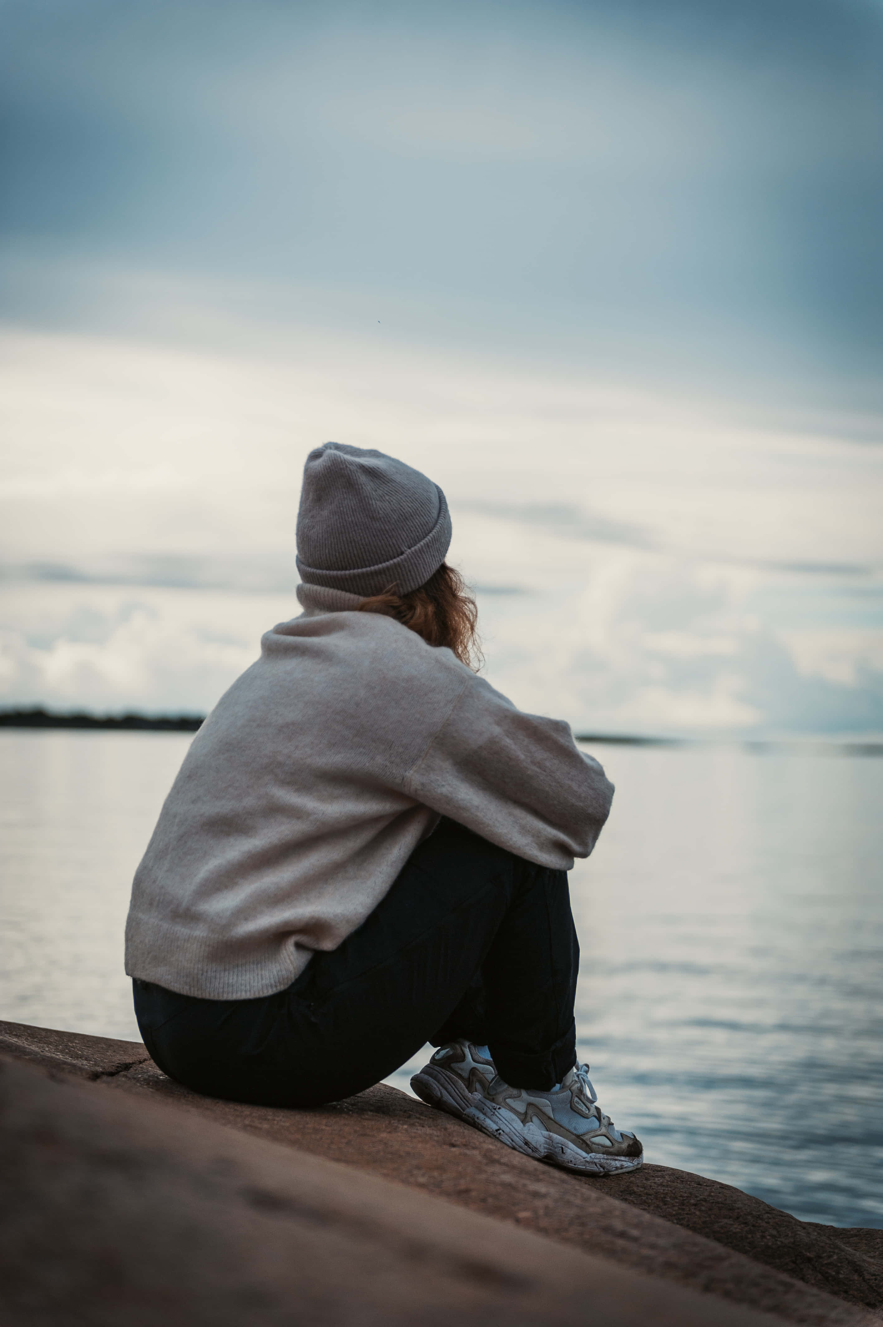 single woman, grey beanie, hoodie, 4K Phone Wallpaper