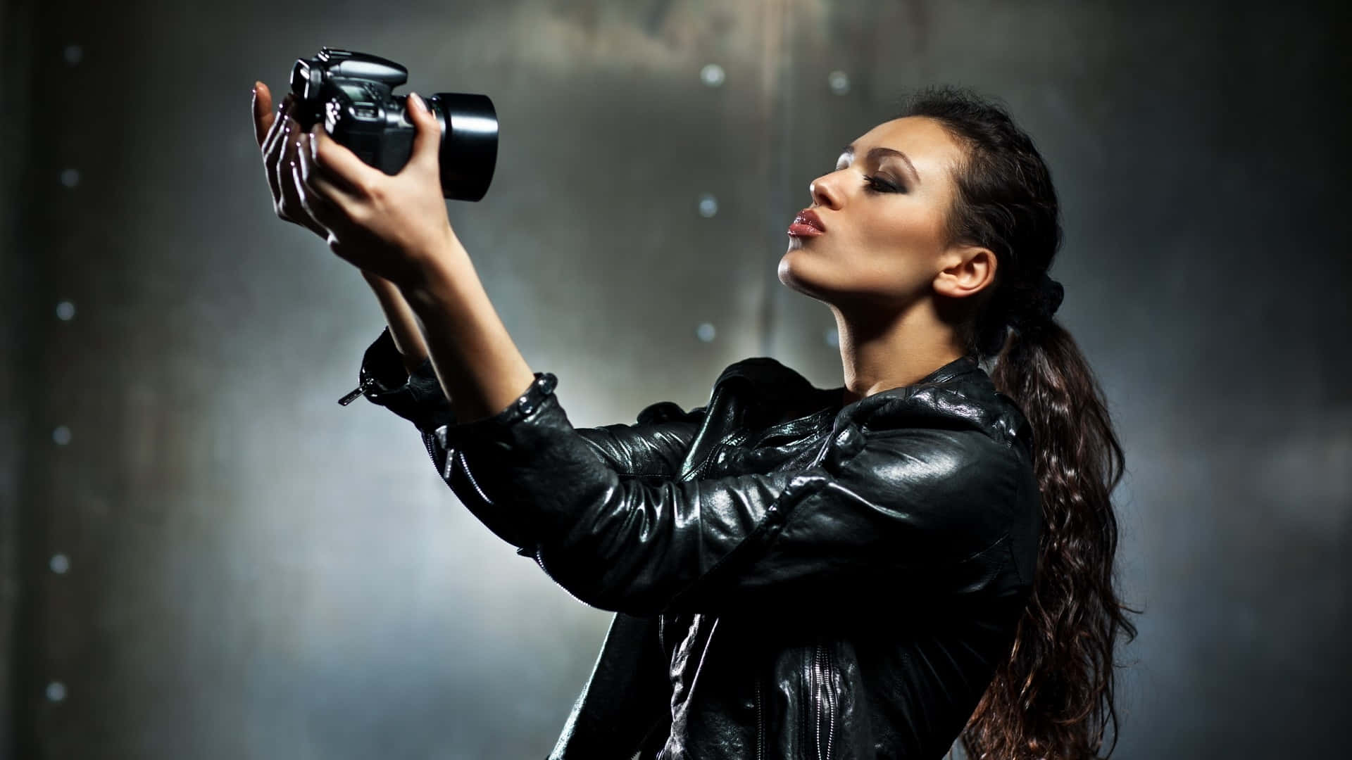 single woman, black leather jacket, camera, Full HD Desktop Wallpaper
