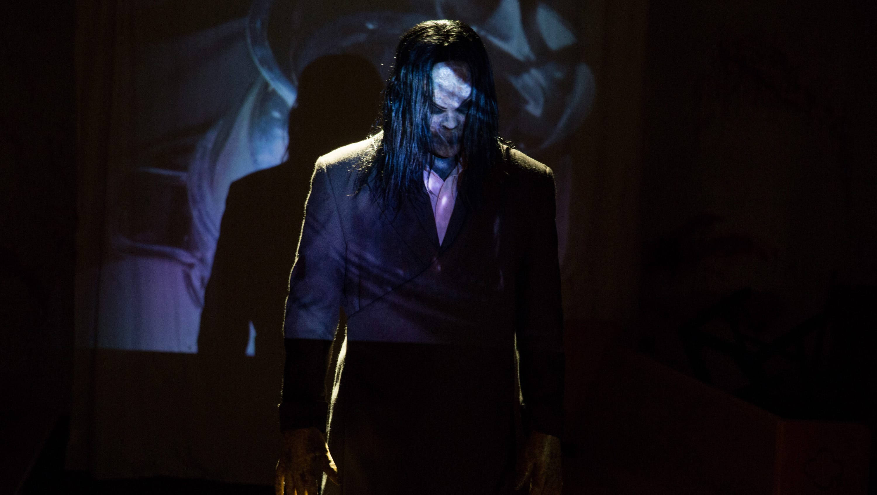 Sinister Figure, long dark hair, pale face, 2K Desktop Wallpaper