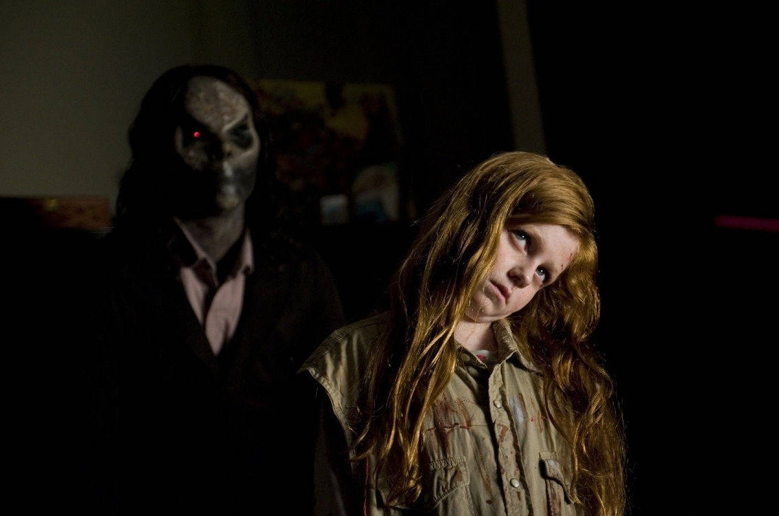 Sinister, masked figure, glowing red eyes, SD Desktop Wallpaper