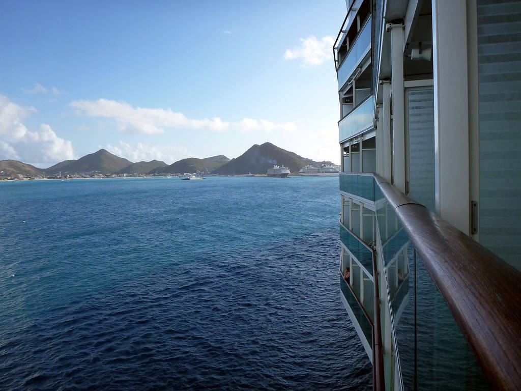 Sint Maarten, turquoise ocean, distant green mountains, SD Desktop Wallpaper