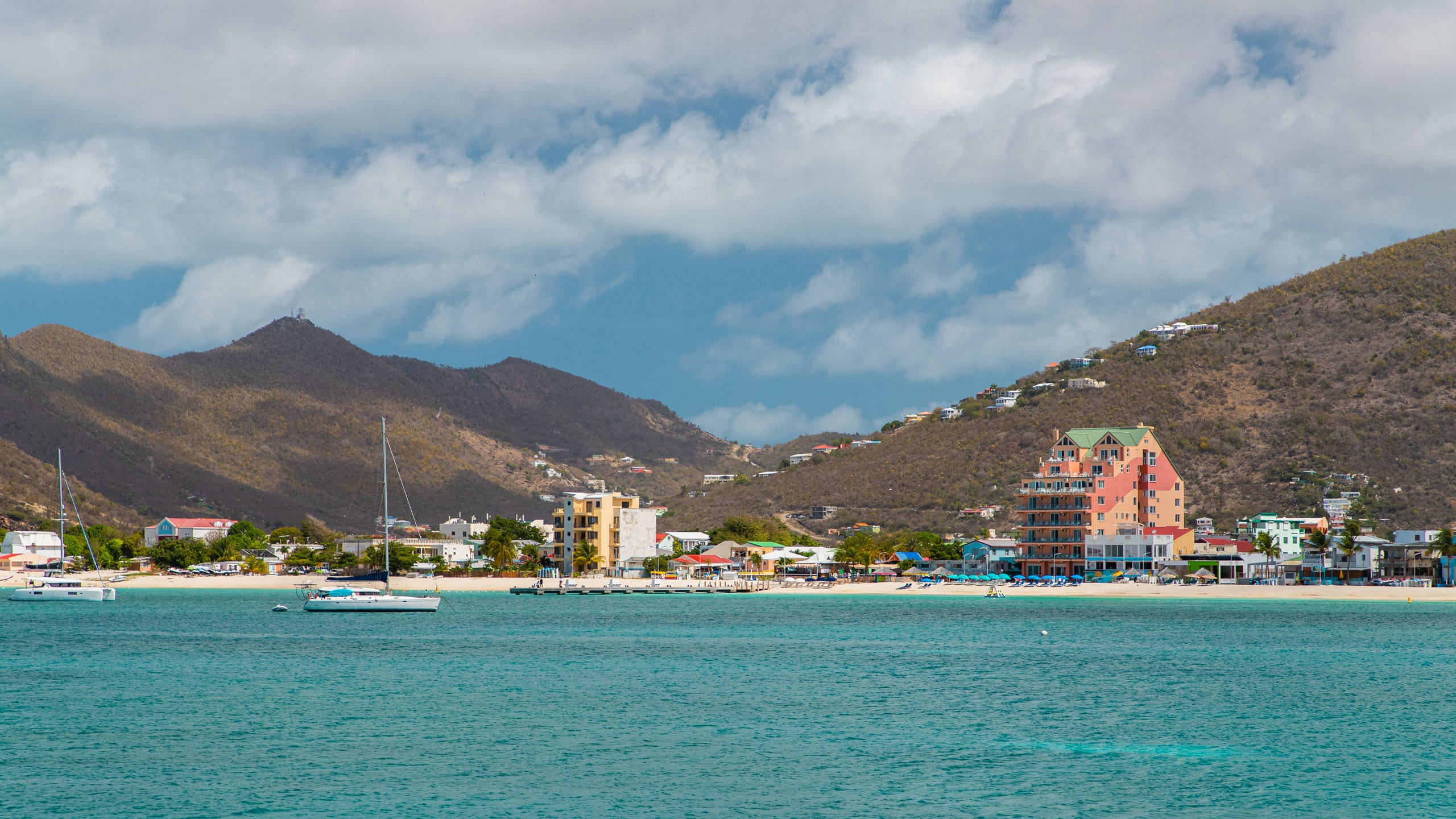 Sint Maarten, turquoise beach, colorful buildings, 2K Desktop Wallpaper