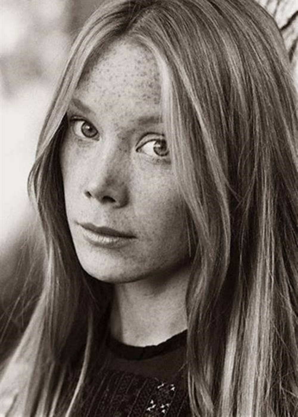 Sissy Spacek, black and white portrait, young woman, HD Phone Wallpaper