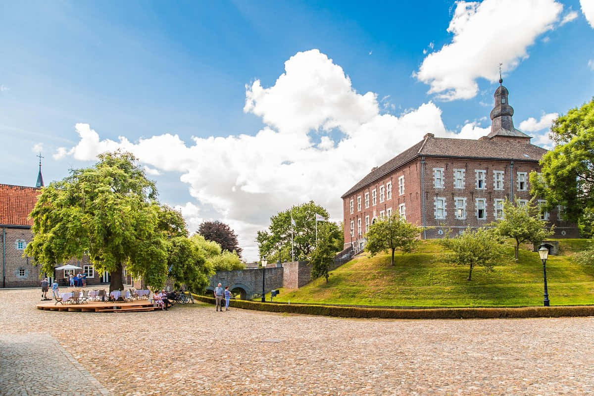 Sittard, historical center, brick castle, SD Desktop Wallpaper