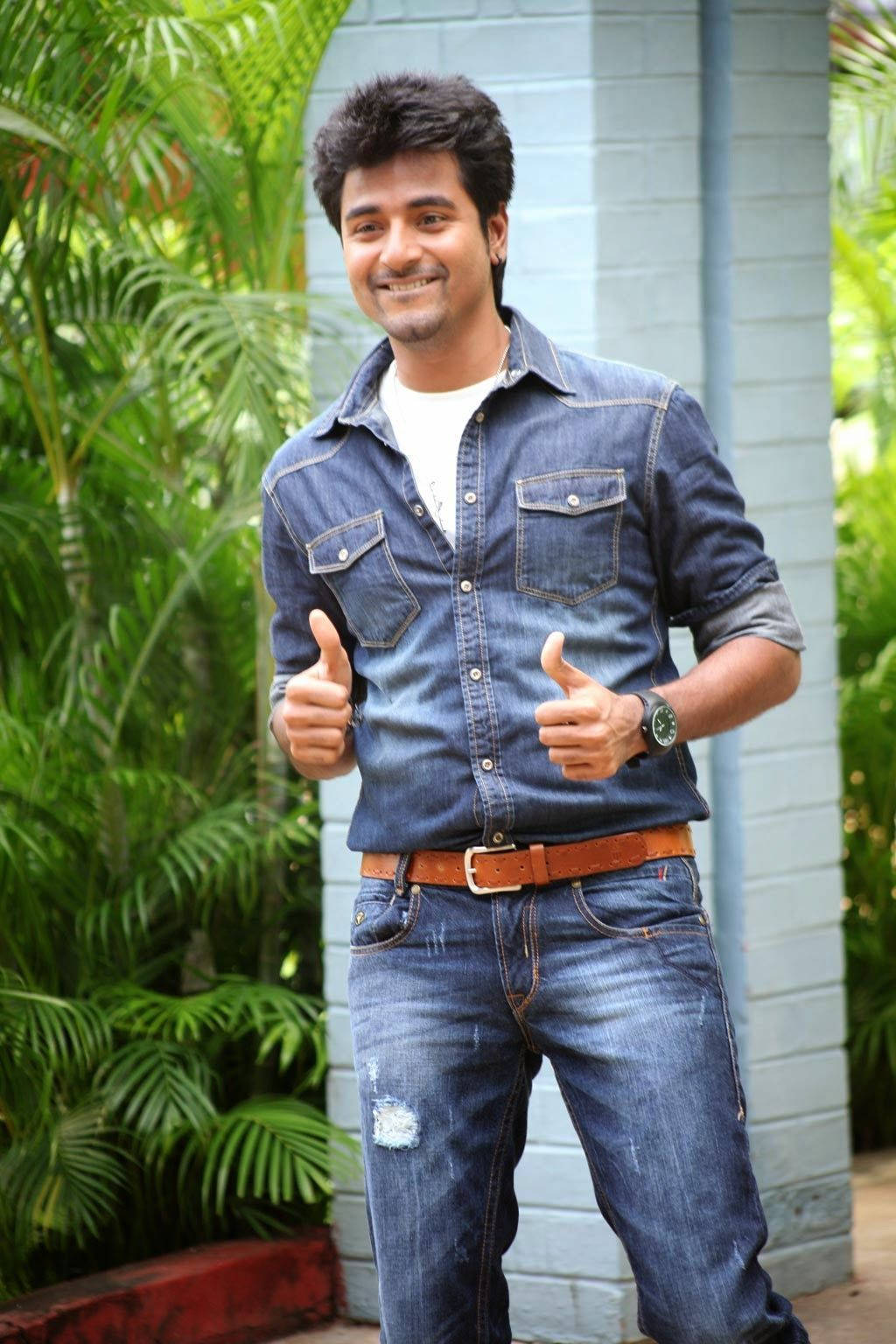 Sivakarthikeyan, denim shirt, jeans, HD Phone Wallpaper