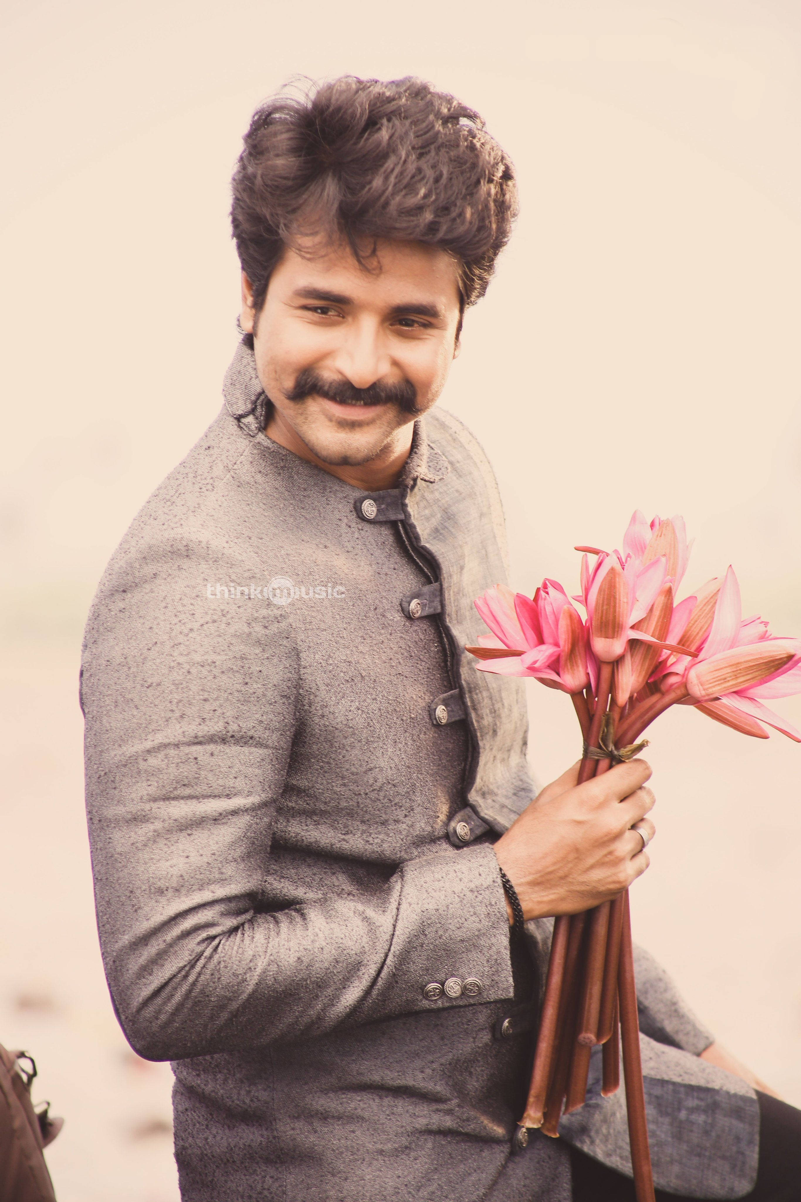 Sivakarthikeyan, pink flowers, bouquet, 4K Phone Wallpaper