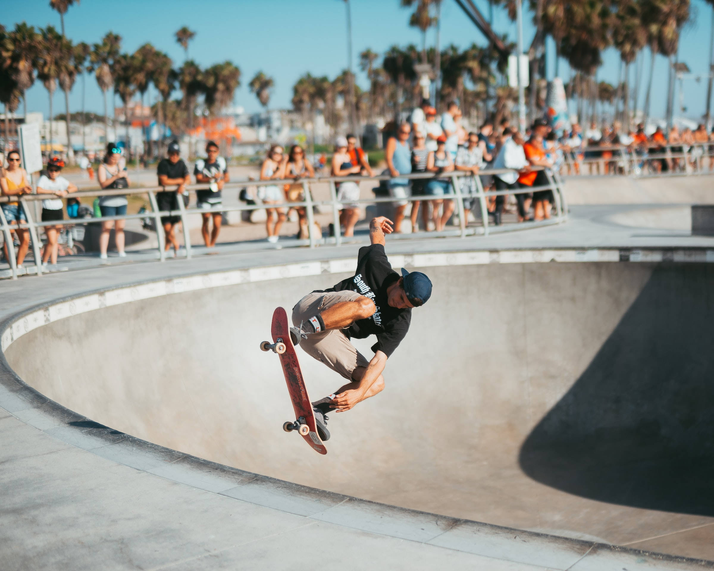 sport skateboarding athlete, sunlit concrete bowl, spectators, Full HD Desktop Wallpaper