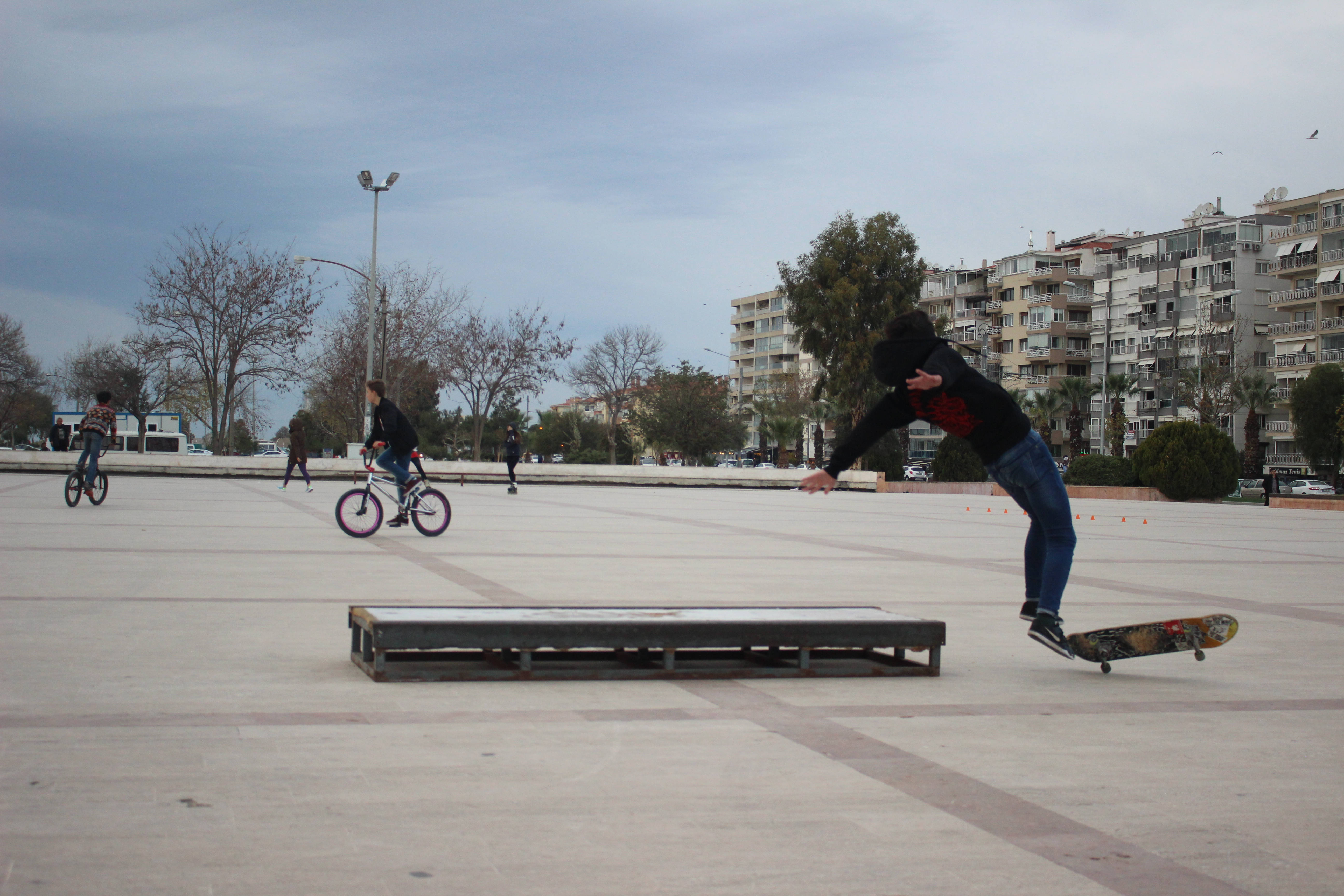 skateboard, concrete bench, urban plaza, 5K Desktop Wallpaper