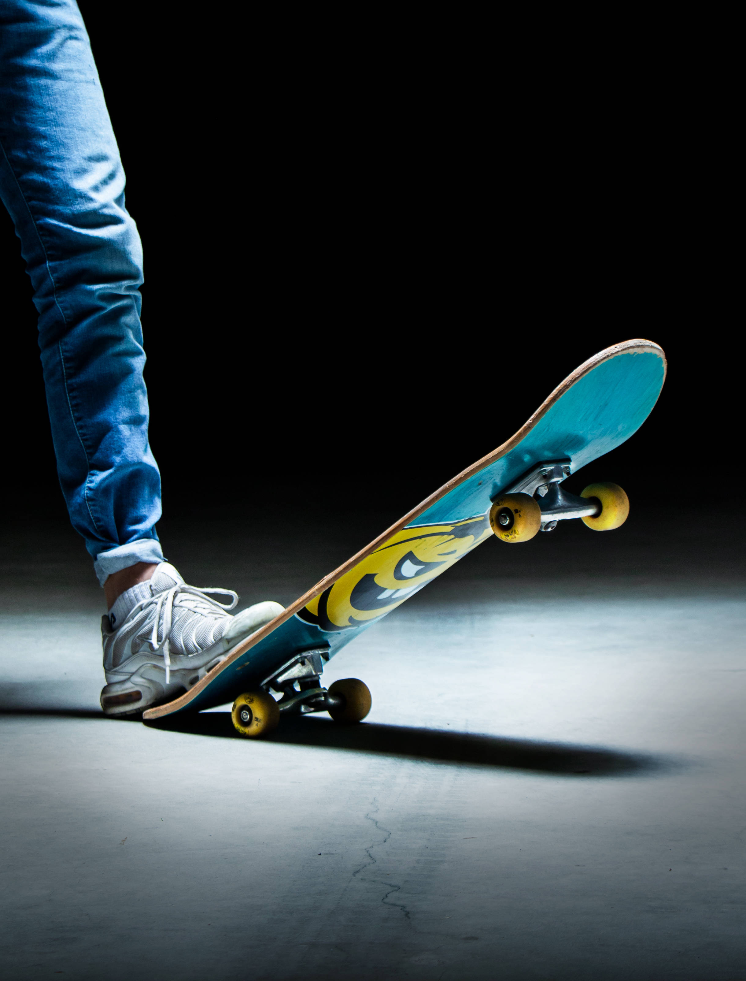 cool blue skateboard, blue deck, yellow wheels, 2K Phone Wallpaper