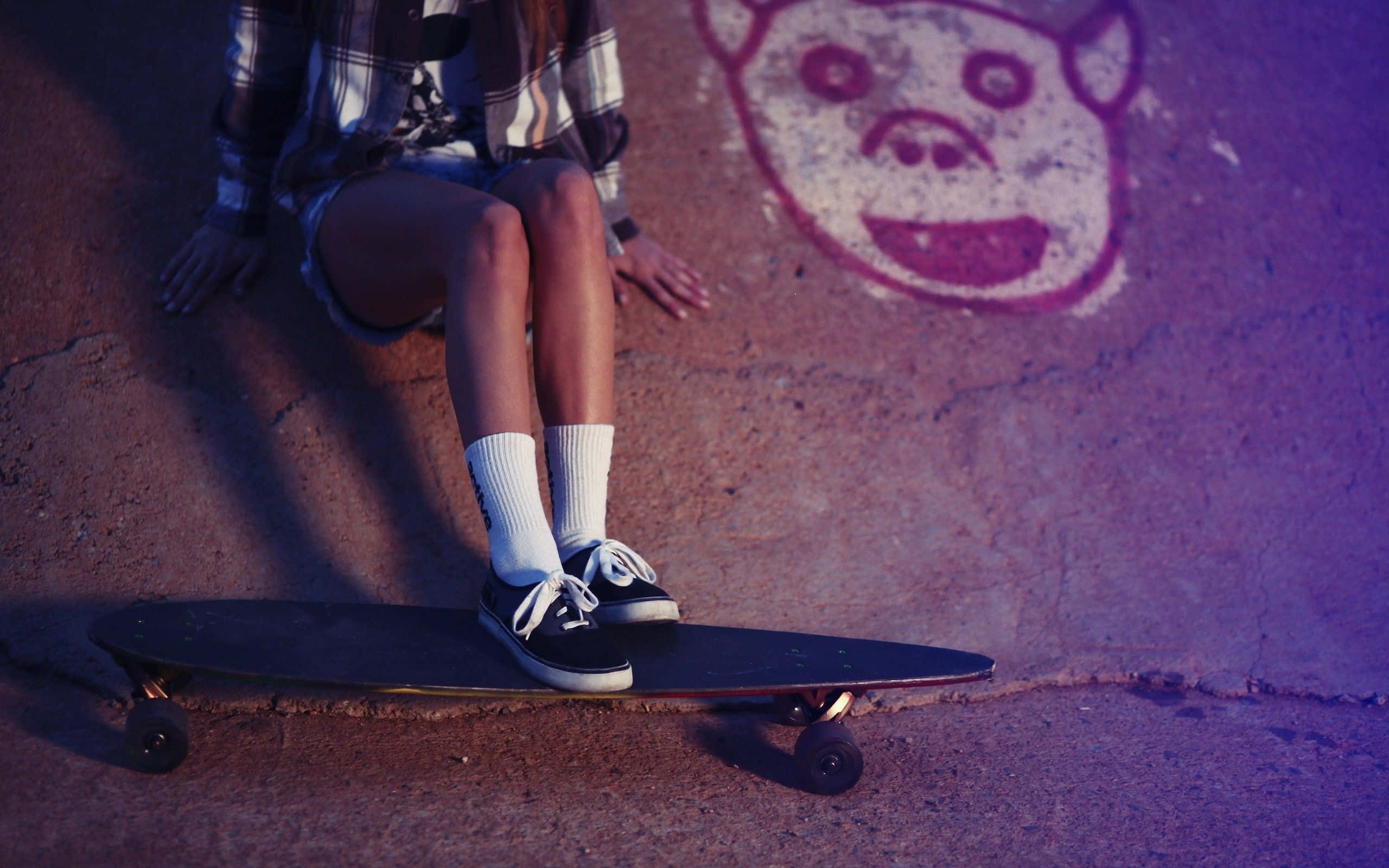 Skater, longboard, graffiti wall, 2K Desktop Wallpaper