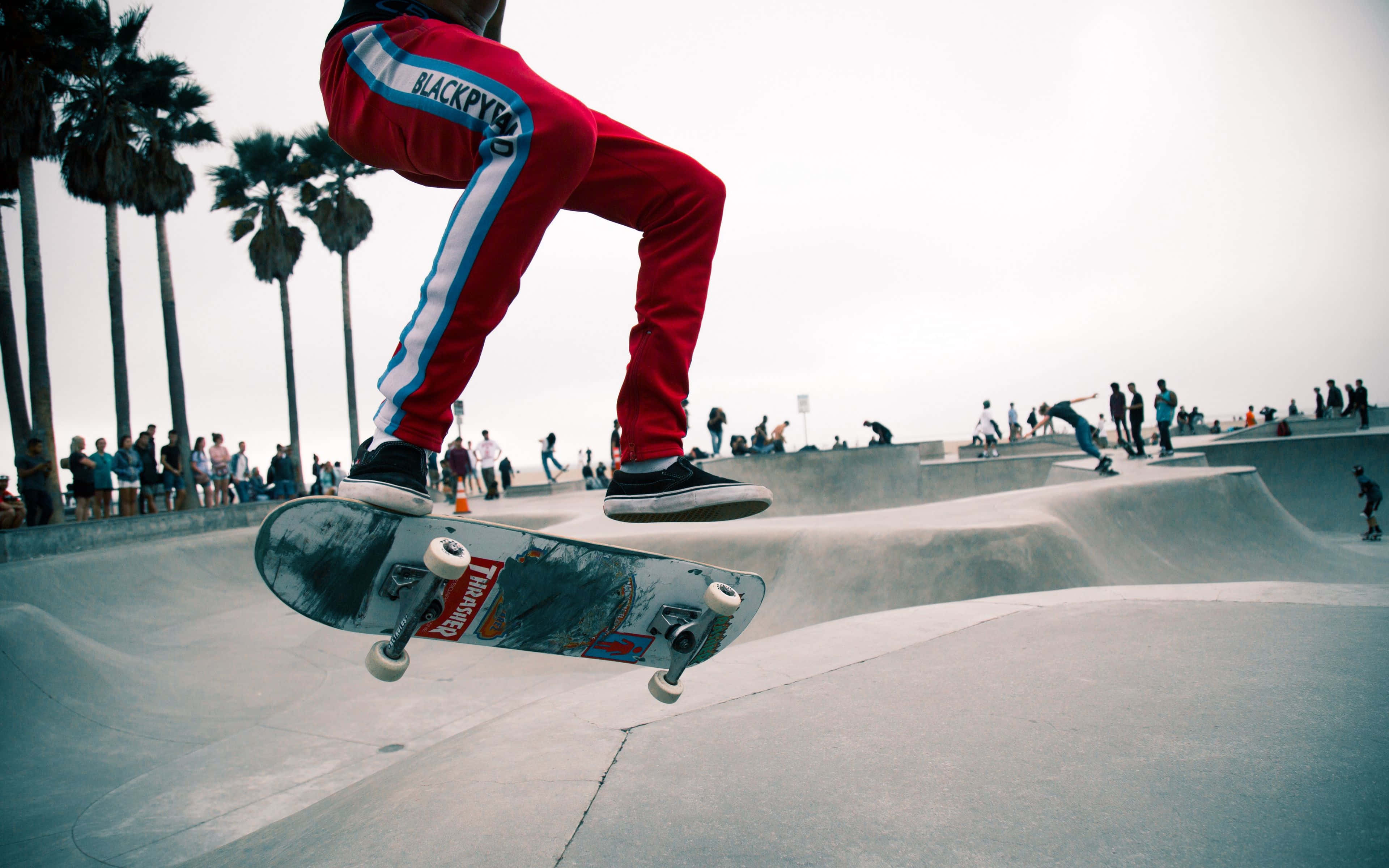 Skater, red pants, concrete ramp, 4K Desktop Wallpaper